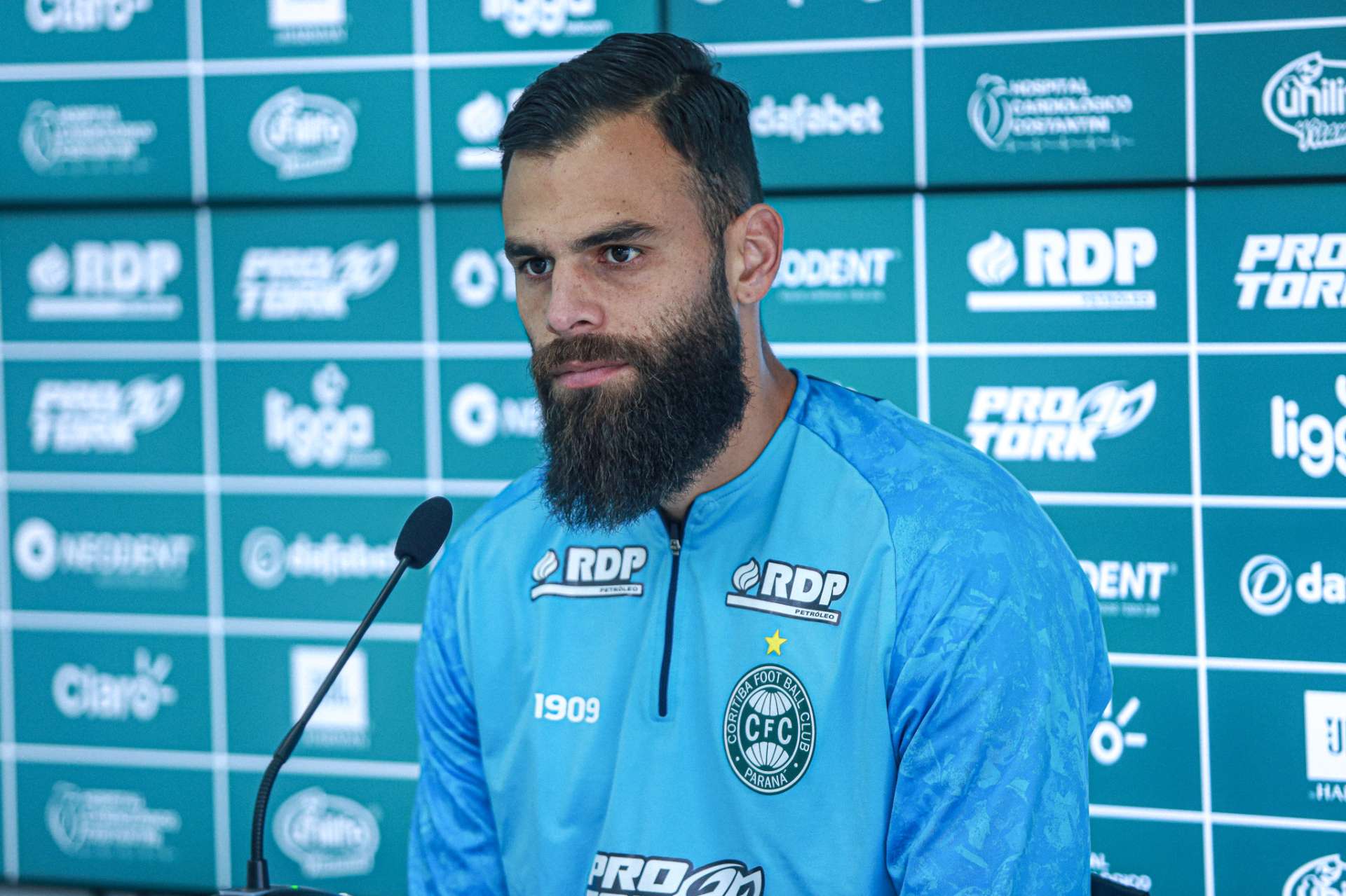 F�cil adapta��o ao futebol brasileiro