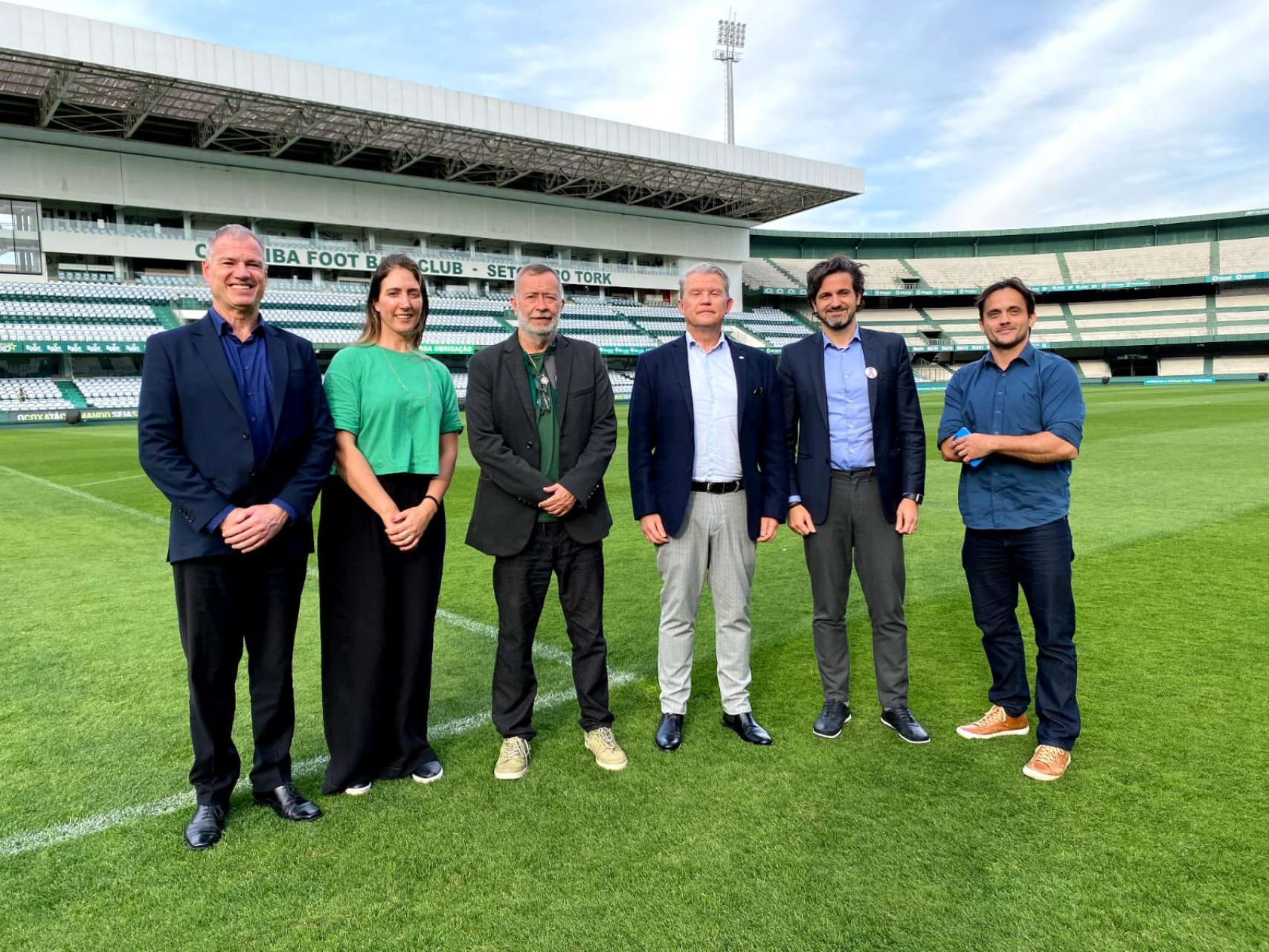 Diretoria do Coritiba recebe visita do TECPAR