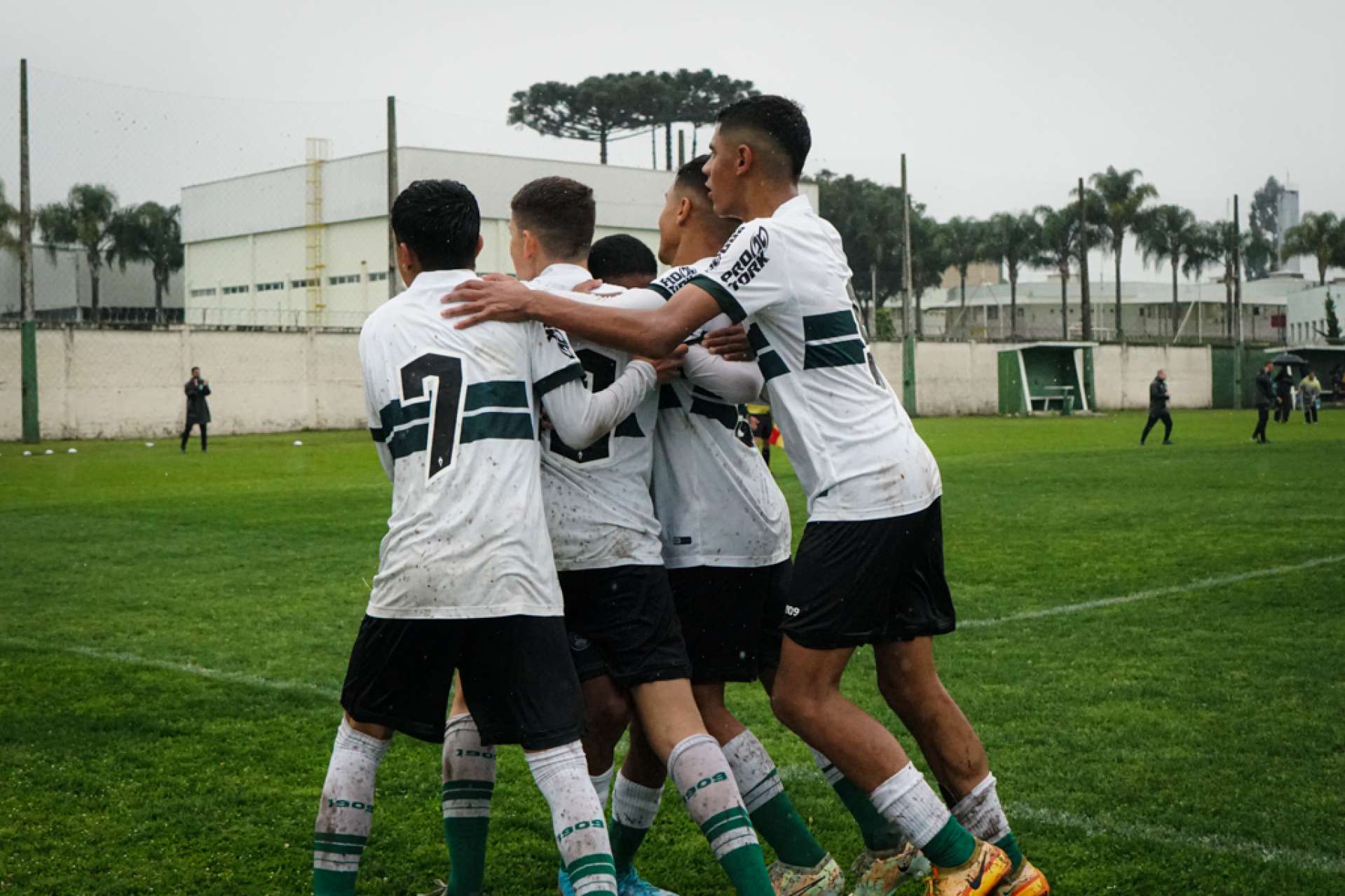 Empate no cl�ssico sub-13