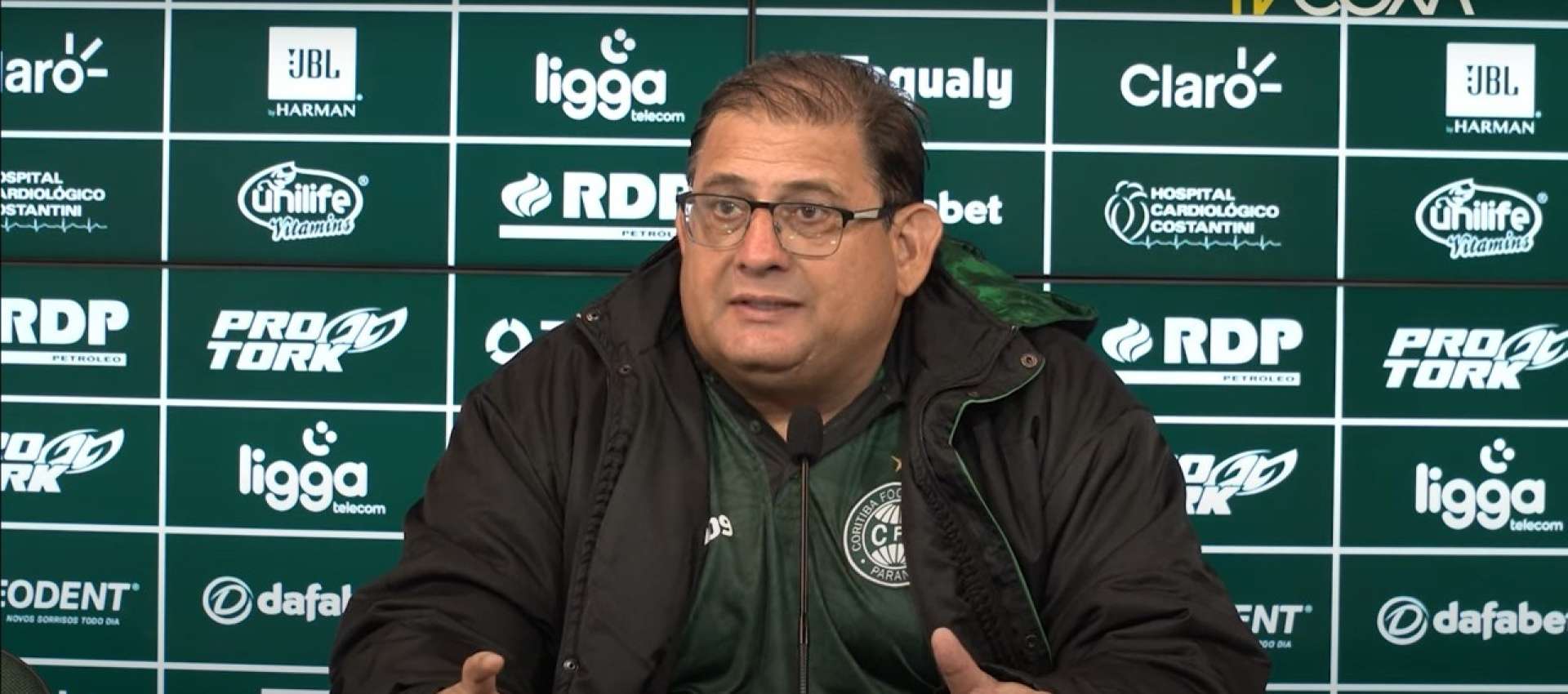 Coletiva com Guto Ferreira