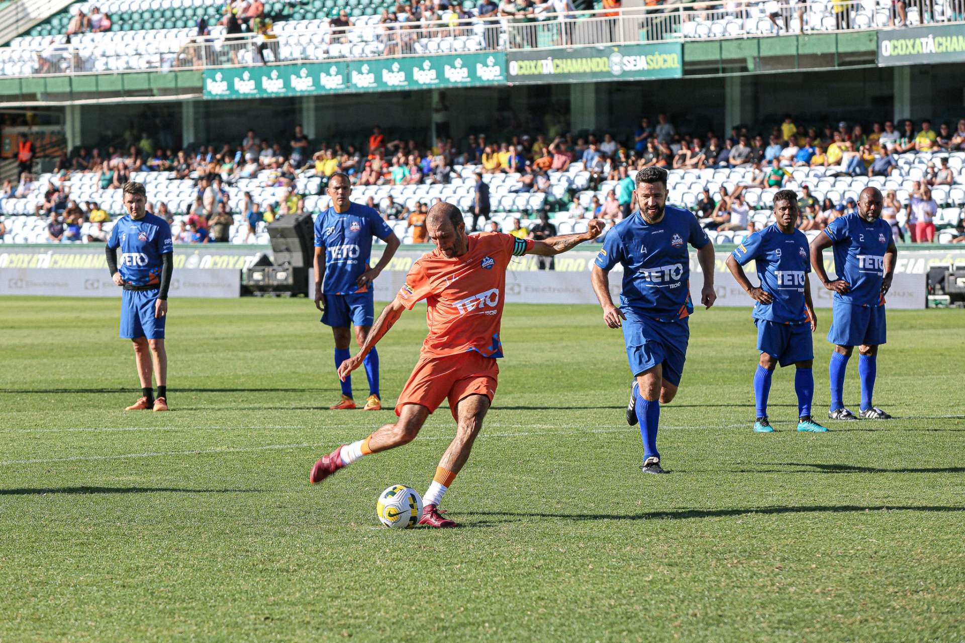 Couto Pereira recebe o Jogo por Um Teto