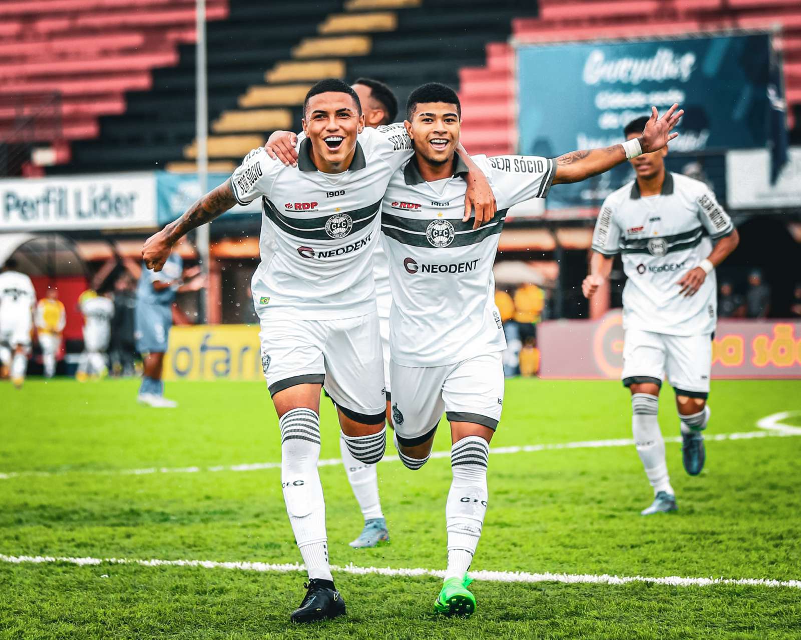 Coritiba bate Guarulhos e est� classificado para a pr�xima fase da Copinha