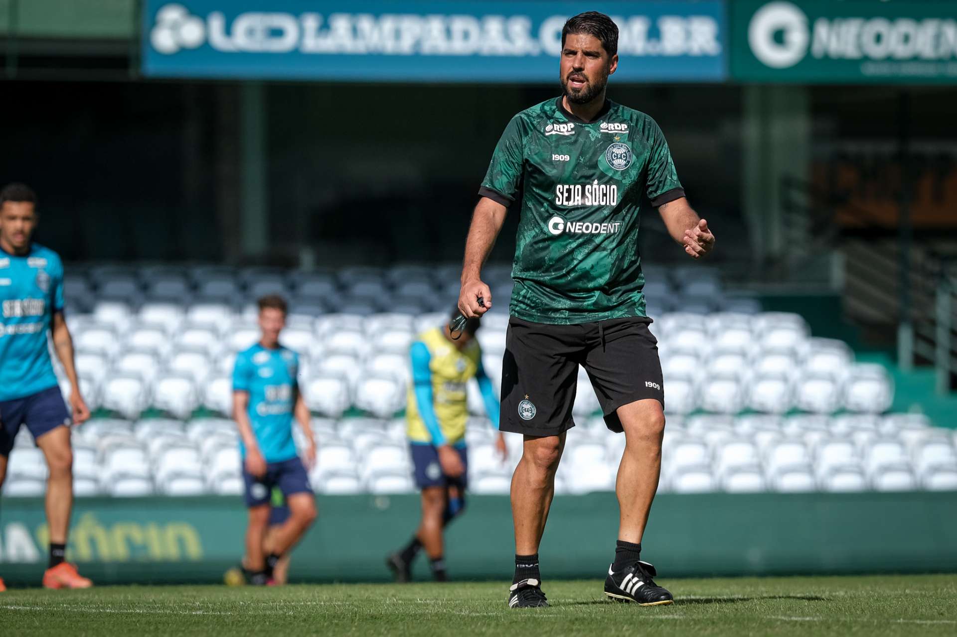 Coritiba enfrenta o Rio Branco no Couto Pereira