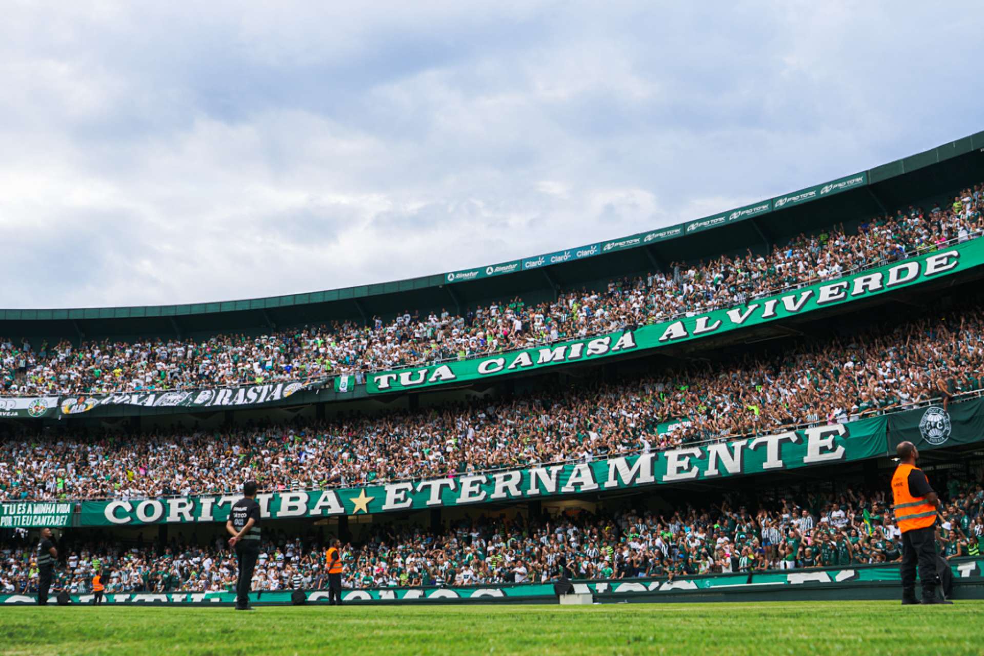 S�cio coxa-branca pode trazer convidados aos jogos no Couto 
