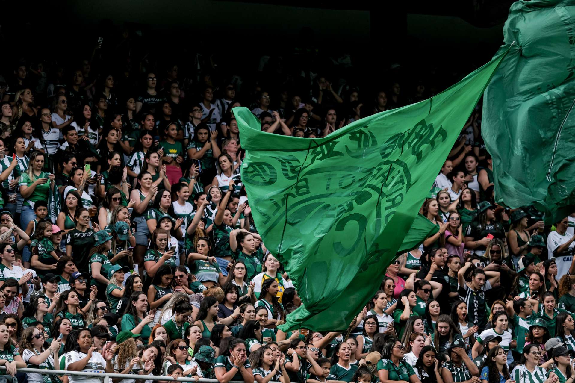 Jogos do Coritiba no Couto Pereira ter�o monitoras mulheres
