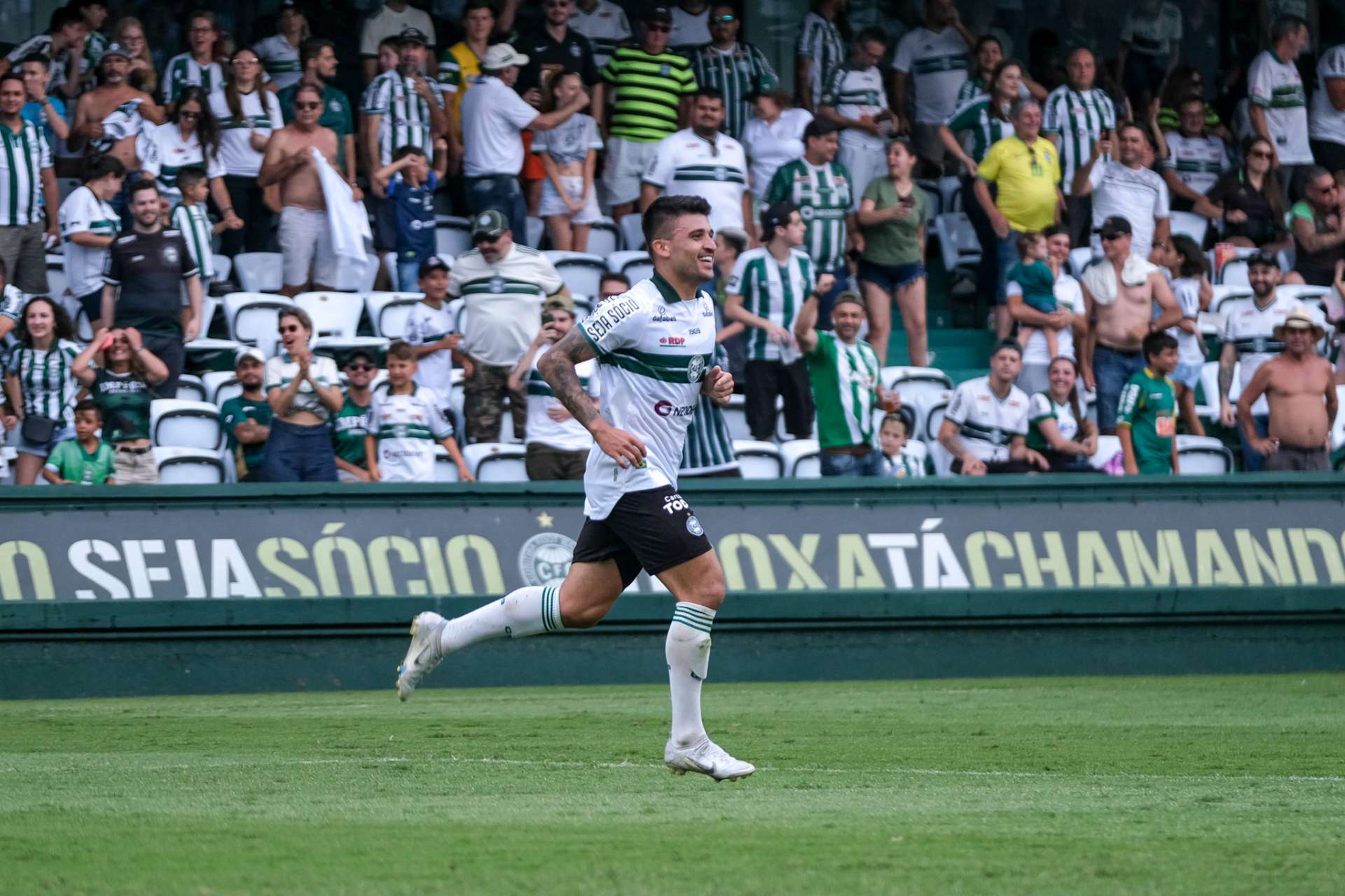 O gola�o de Victor Luis