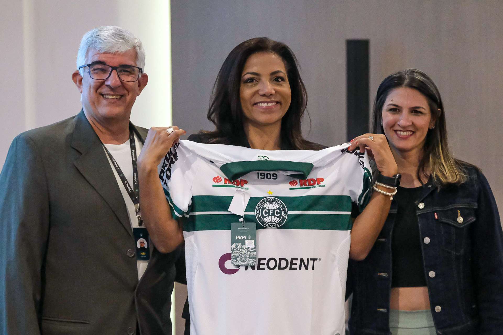 Colaboradoras e parceiras do Coxa participam de palestra sobre empoderamento feminino 
