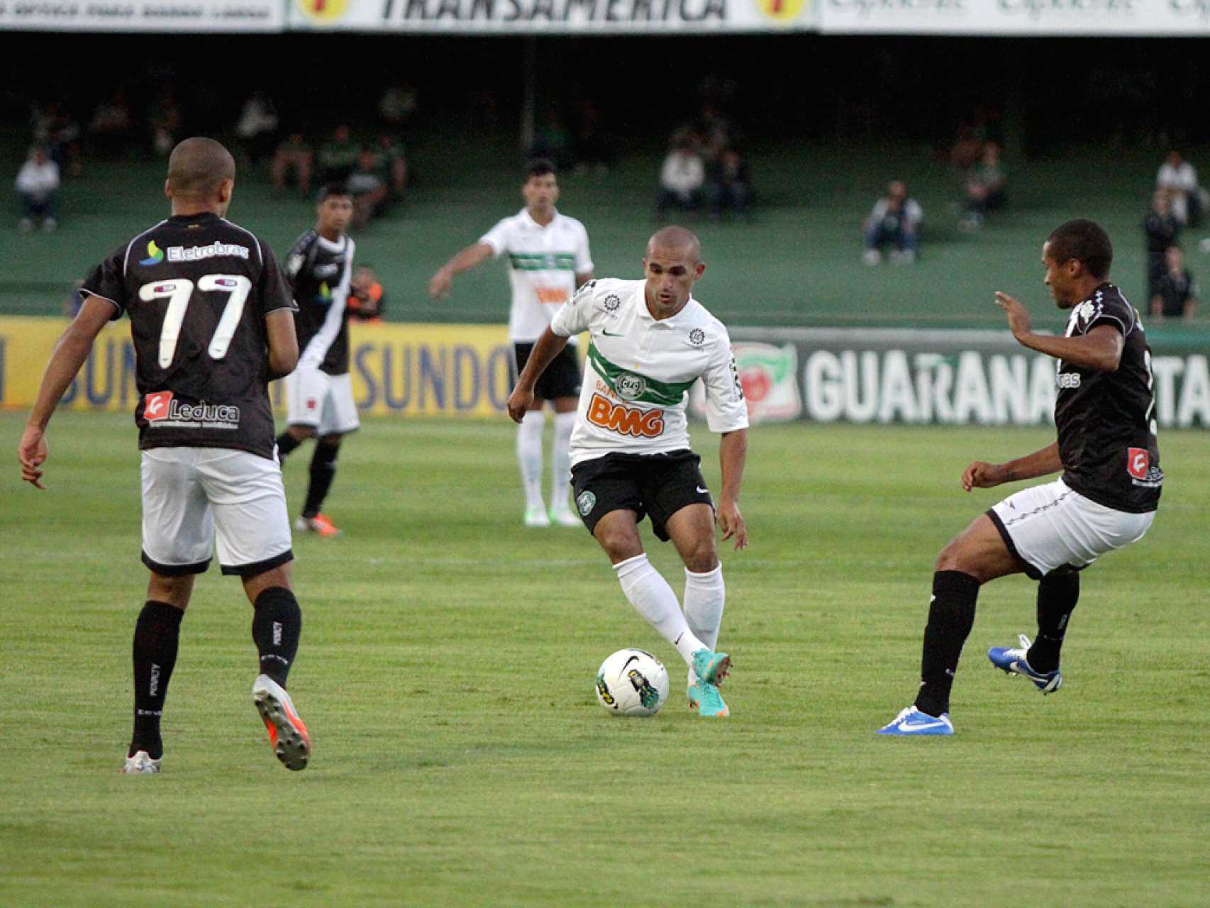 Coritiba enfrenta o Vasco pela 42� vez