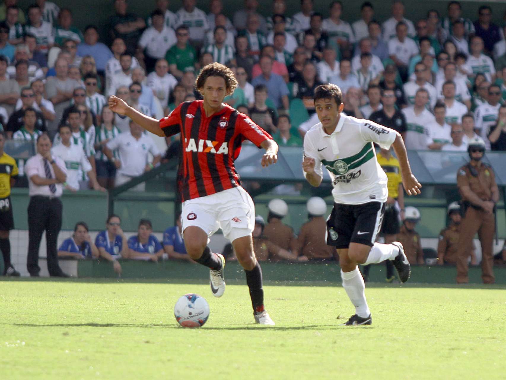 Coxa recebe Atl�tico-PR para se manter no G4