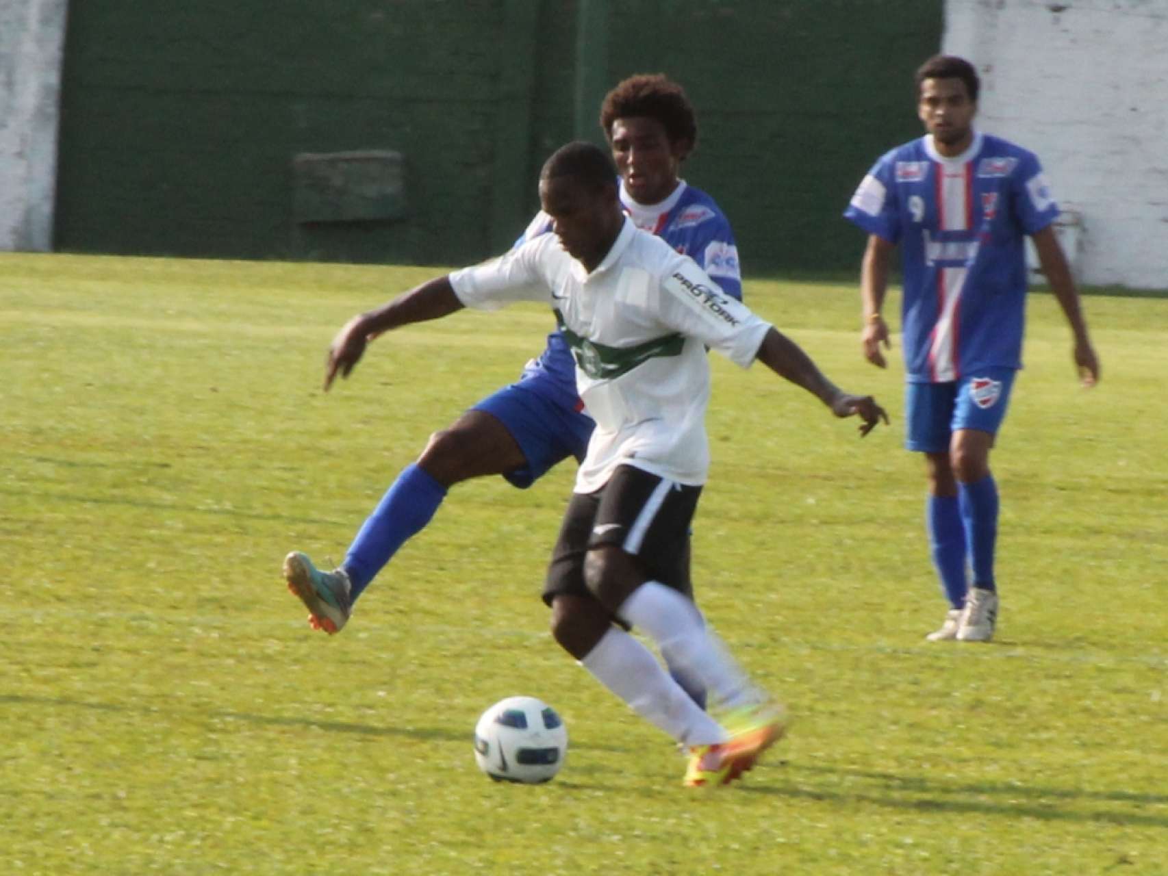 Estaduais Sub-17 e Sub-20 movimentam fim de semana