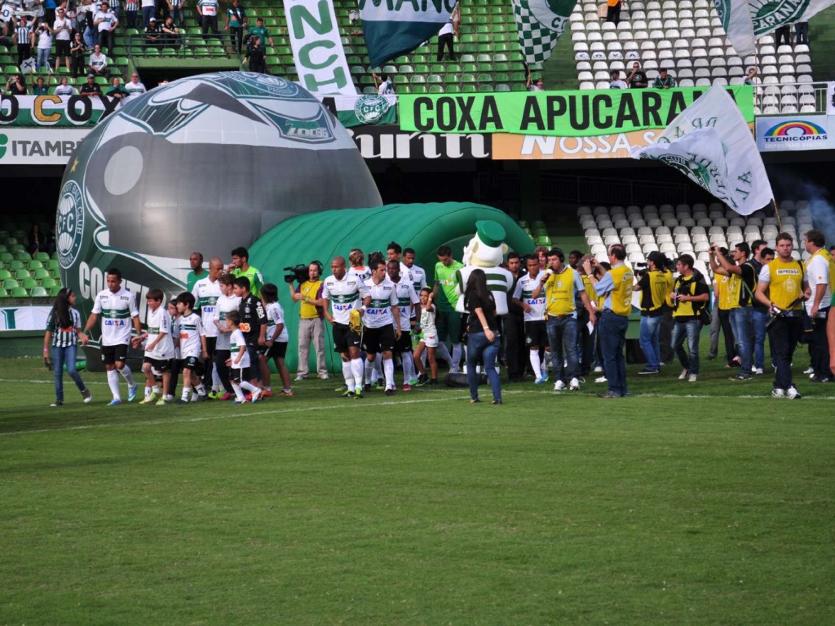 Fotos: Mascotinhos Coritiba x Atl�tico-PR