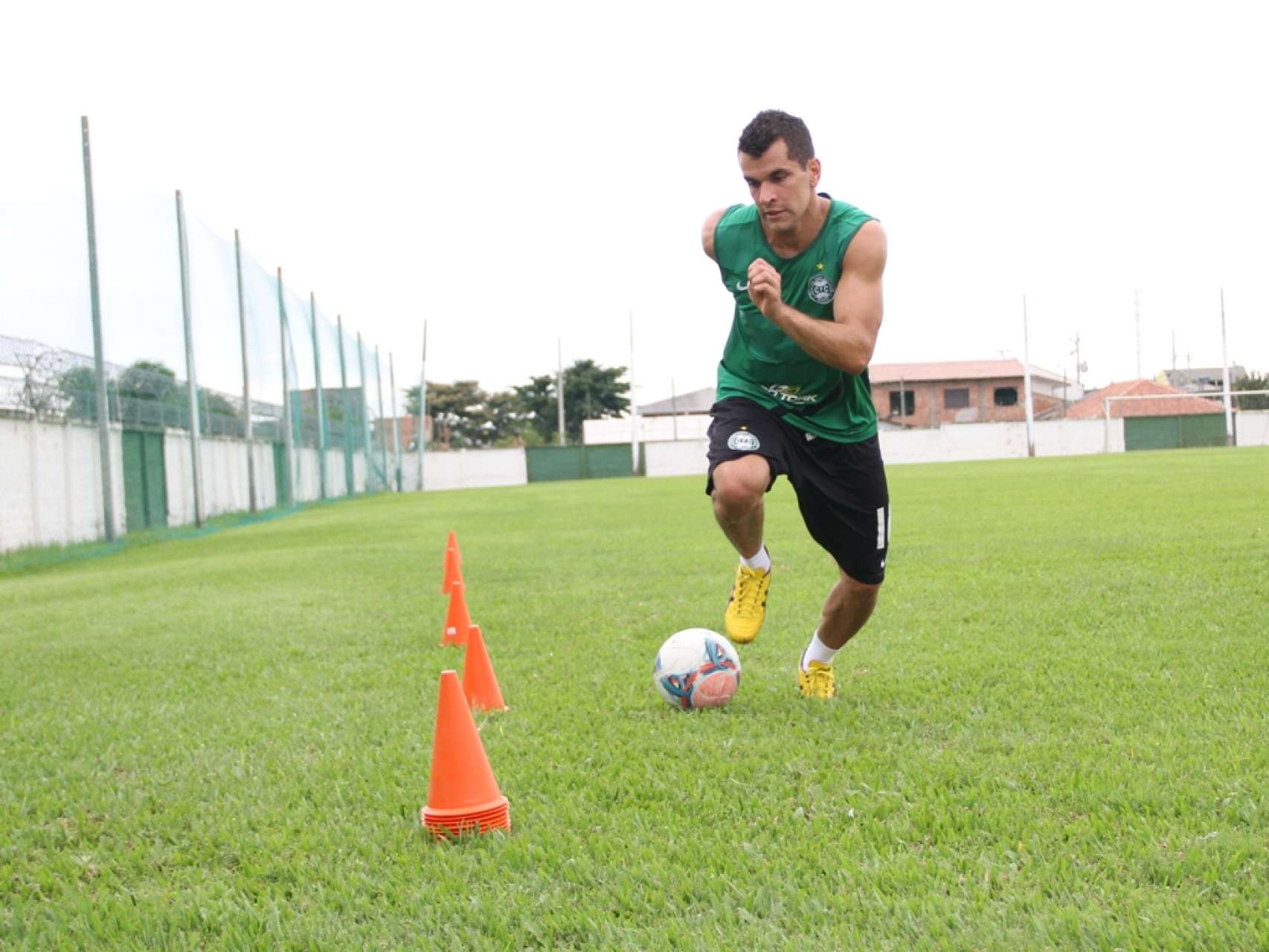 Eltinho � liberado e inicia trabalhos f�sicos