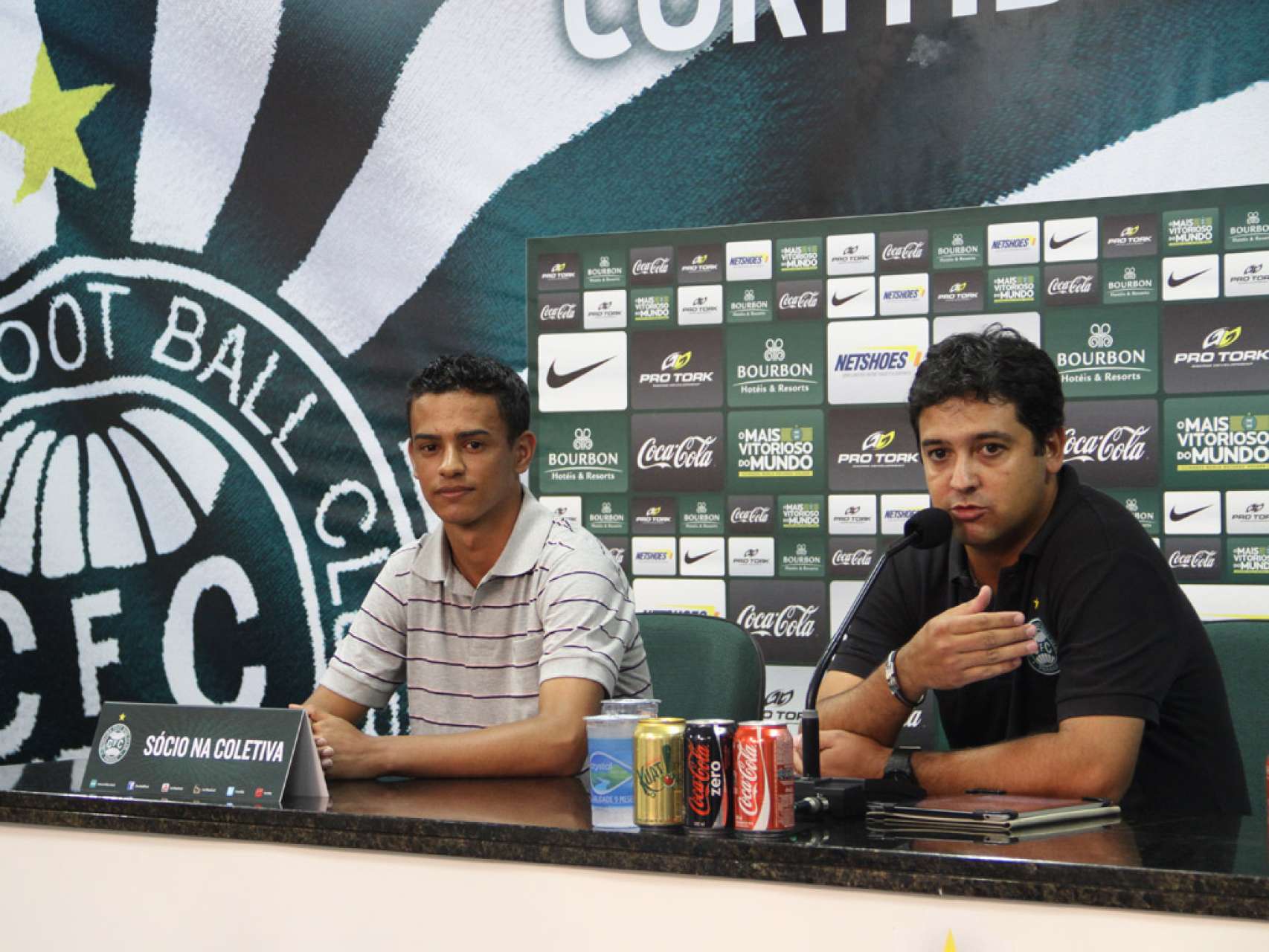 S�cio aniversariante acompanha coletiva ap�s a vit�ria