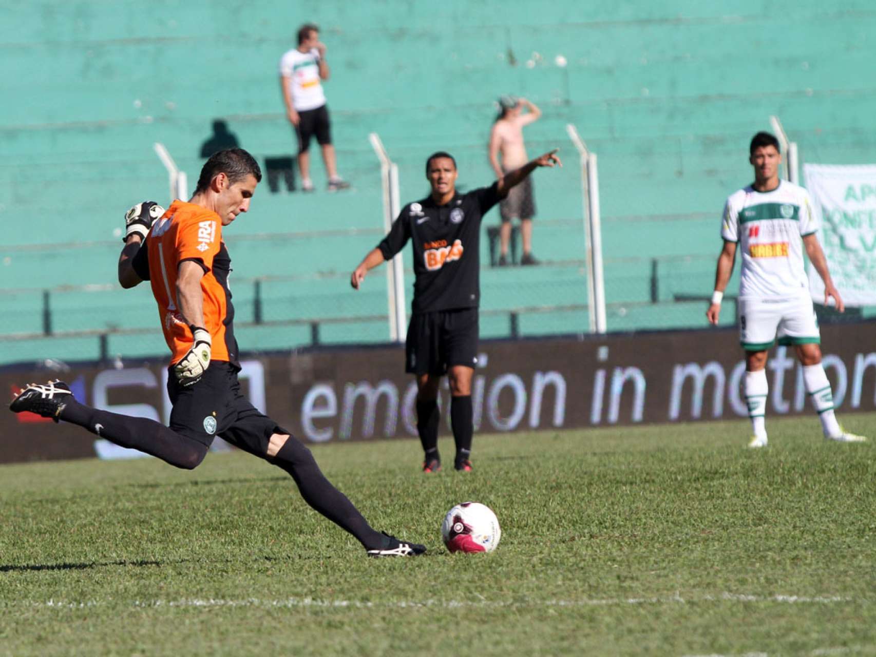 Coritiba enfrenta o Arapongas pela 8� vez