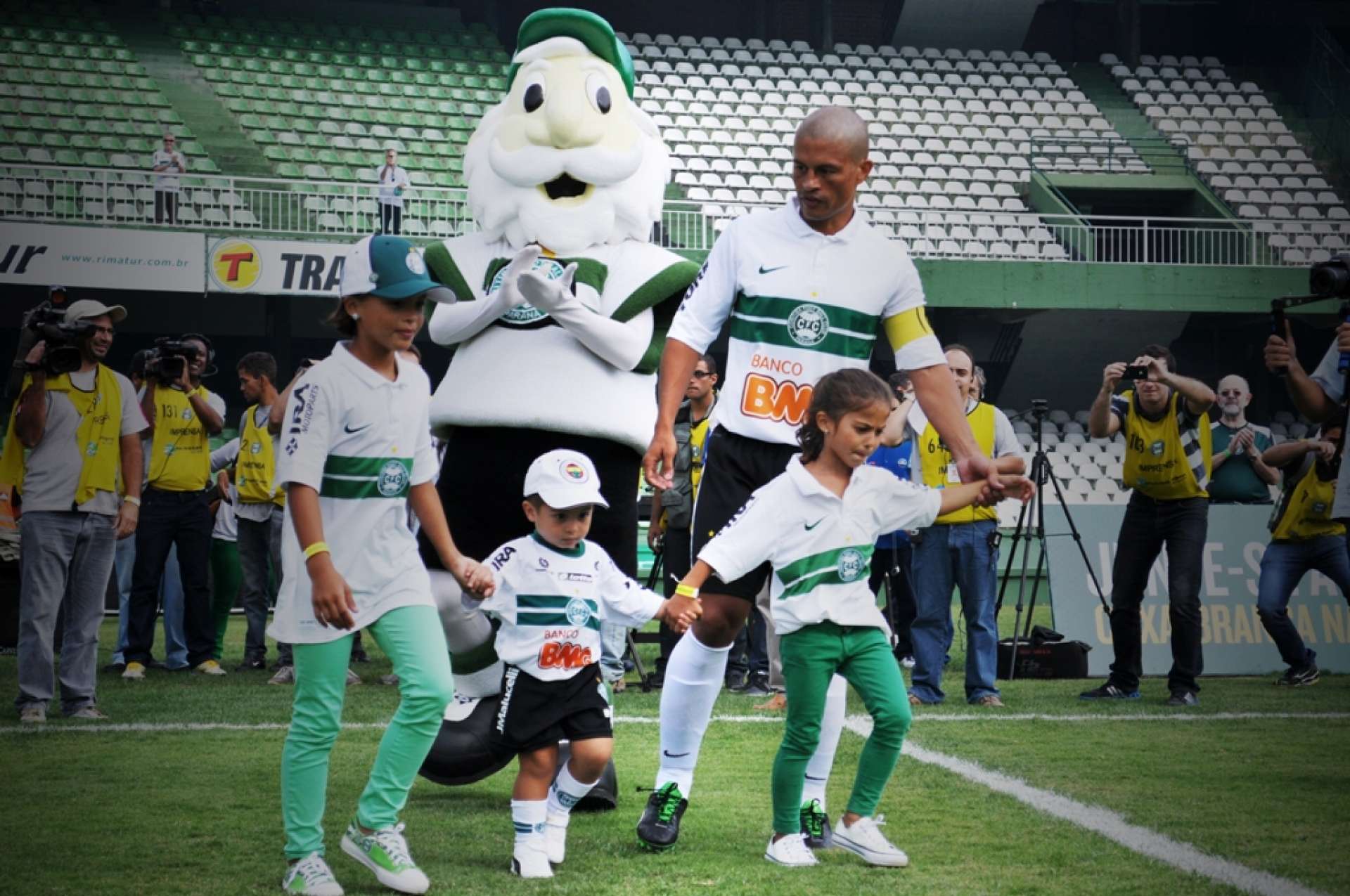 Fotos Mascotinhos de Coritiba x Col�n