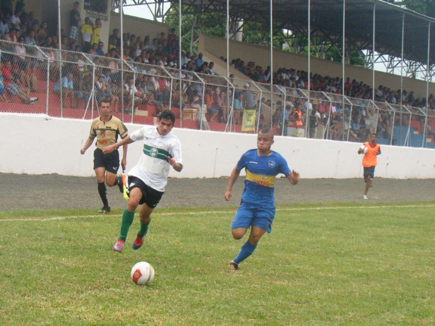 Coxa Sub-17 perde em Promiss�o