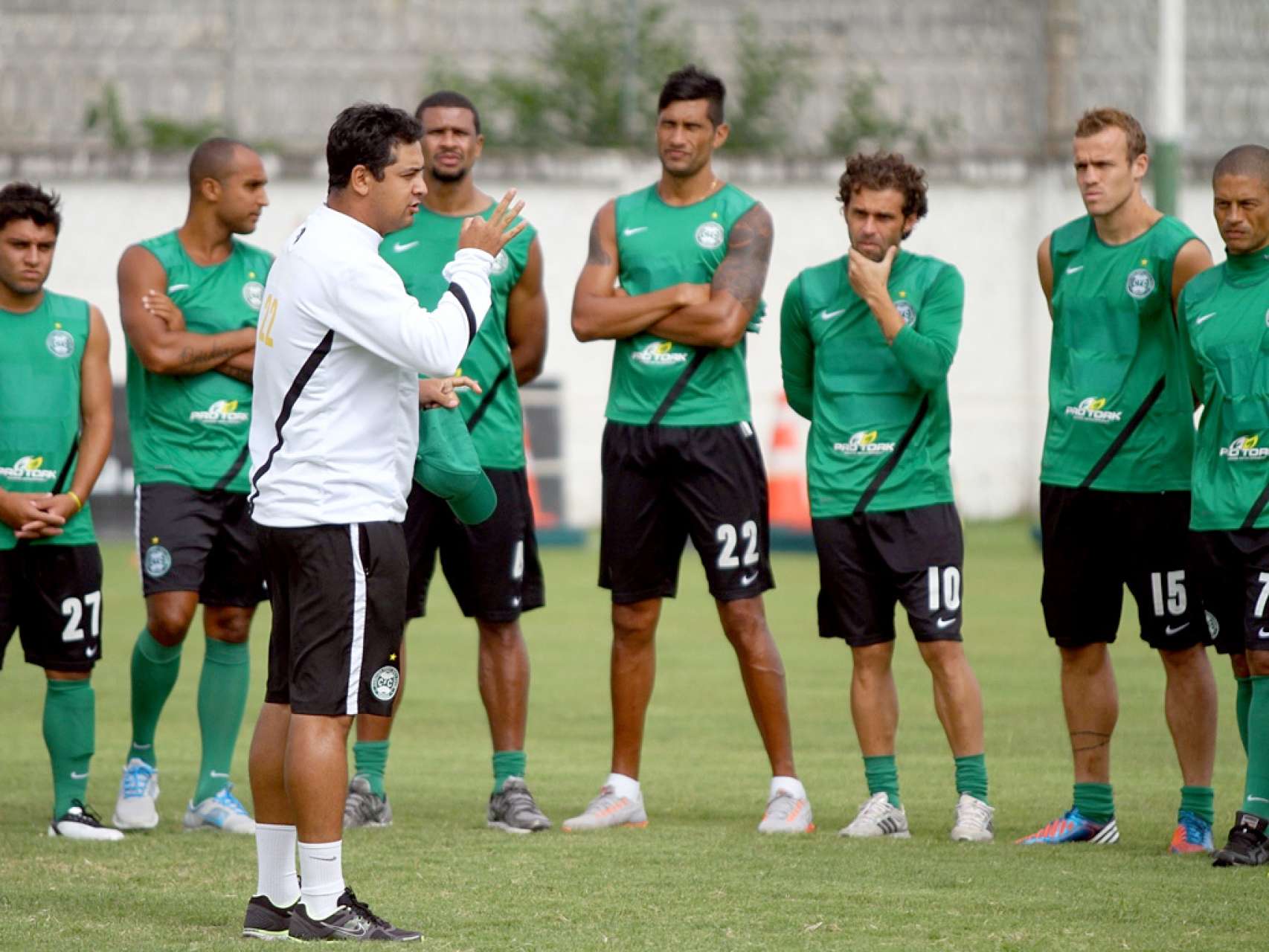 Convocados para Coxa vs Col�n