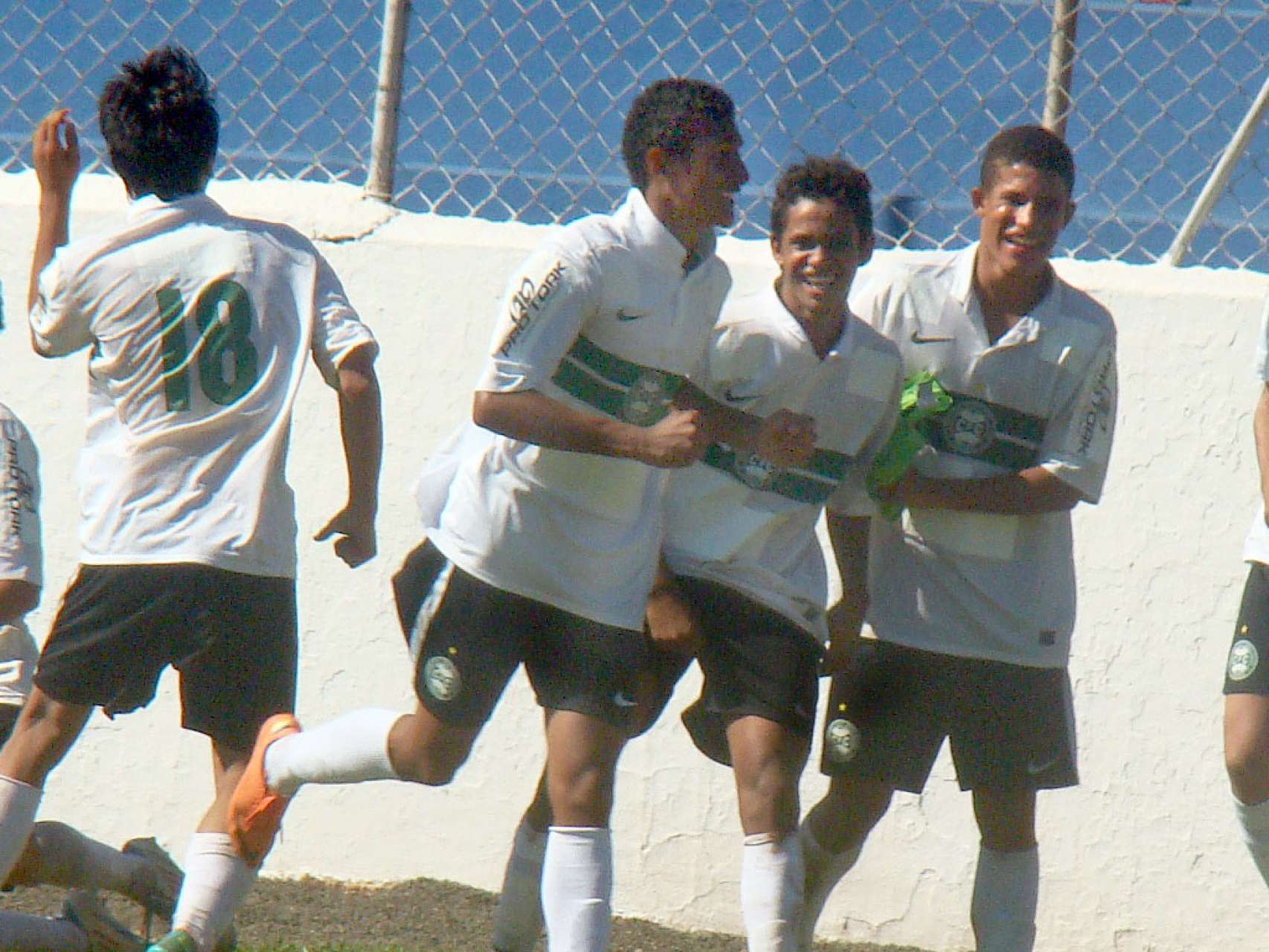 Coxa Sub-17 est� na semi-final da Copa Promiss�o