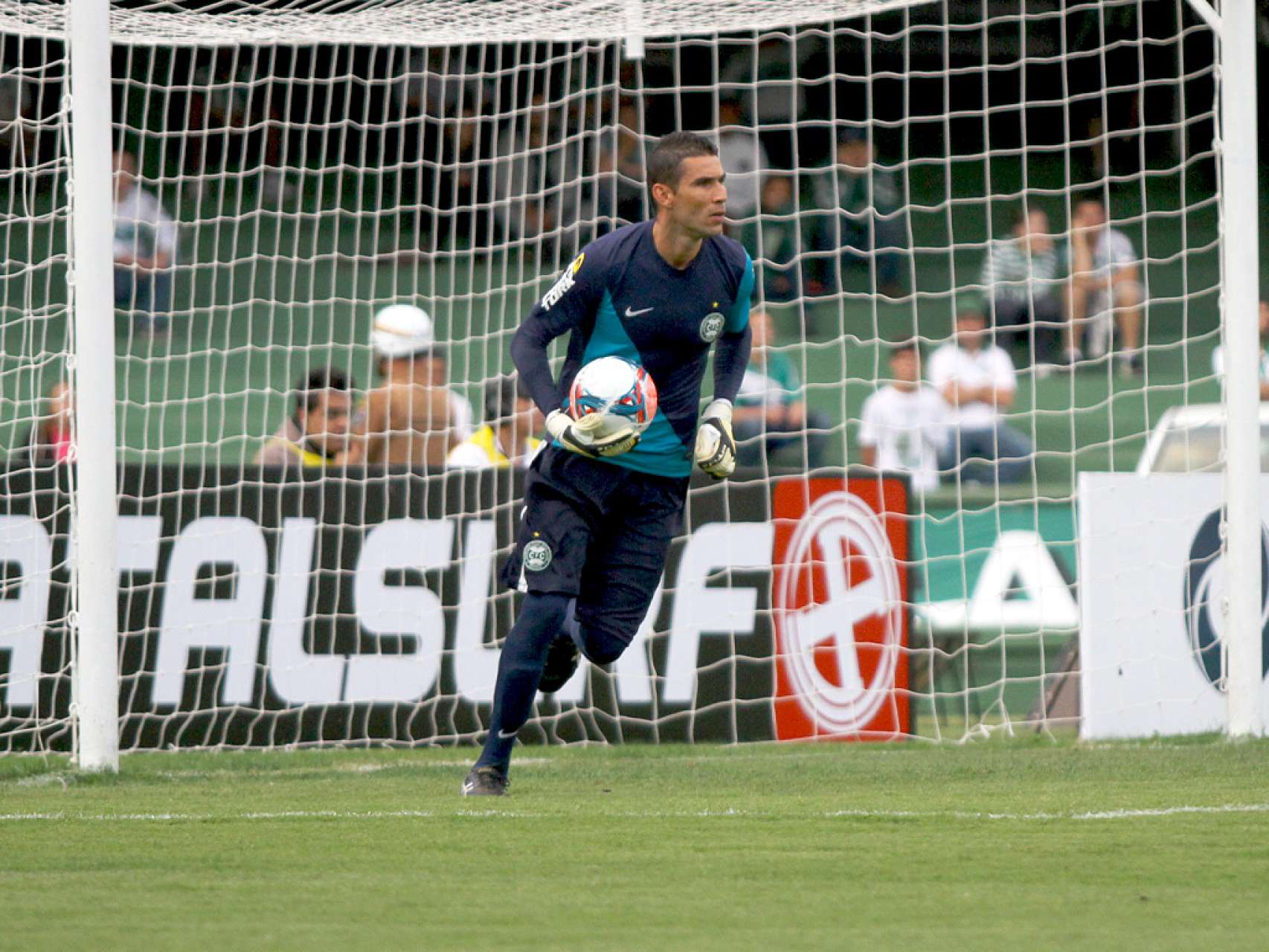 Vanderlei iguala n�mero de jogos de Prass