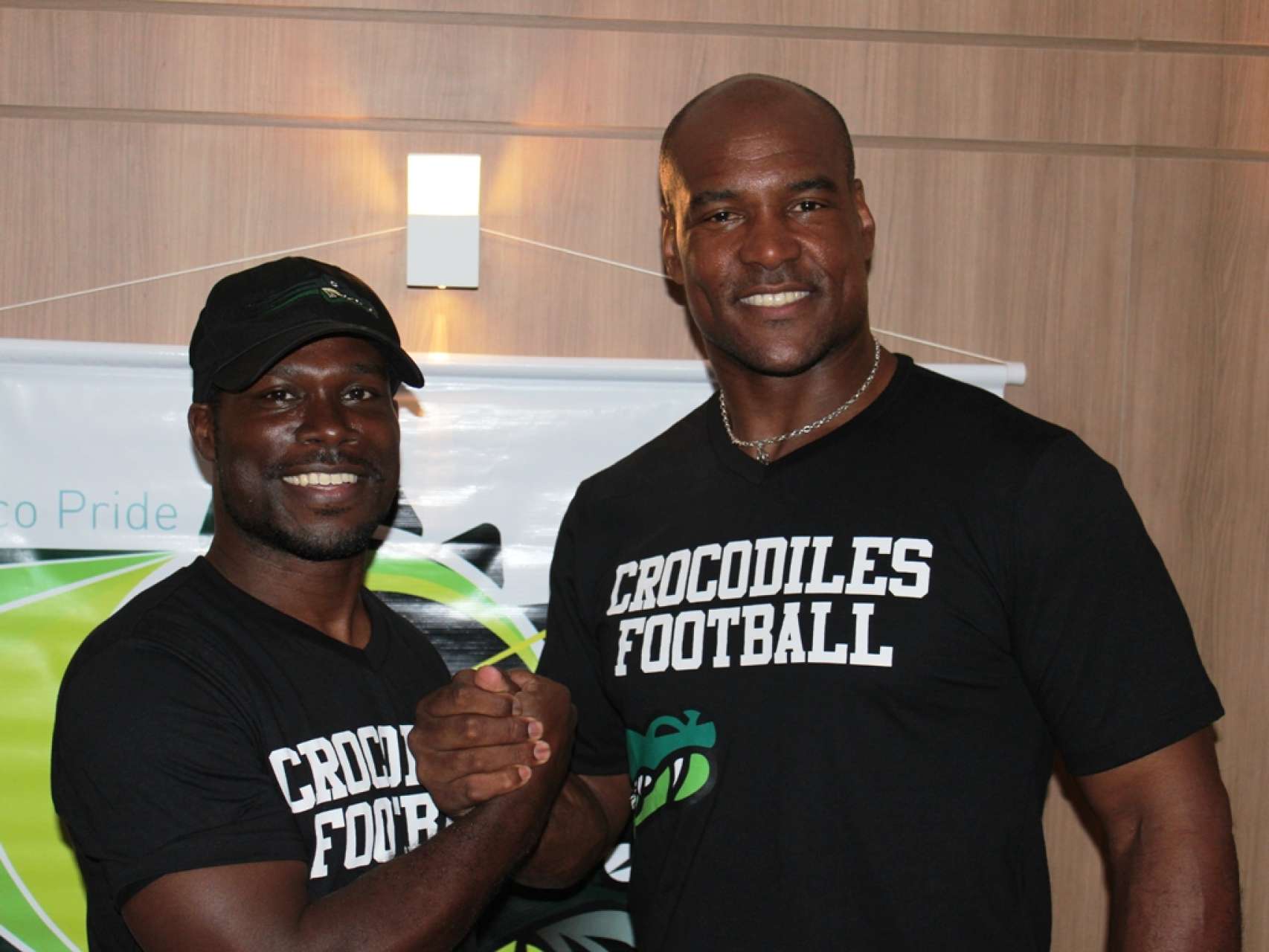 Crocodiles inovam com profissionais ex-jogadores da NFL e AFL