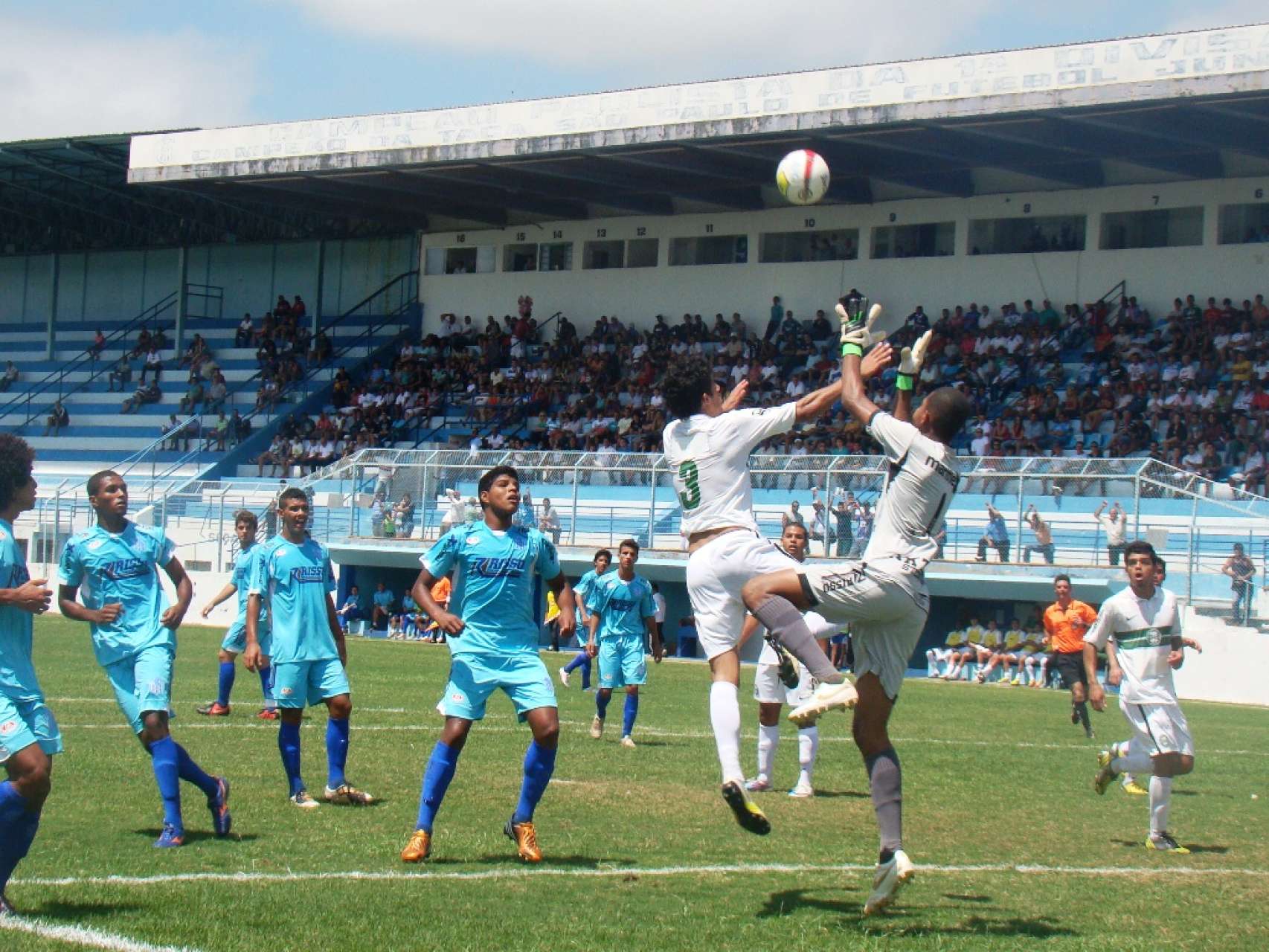Confira imagens da vit�ria do Coxa na Copa SP