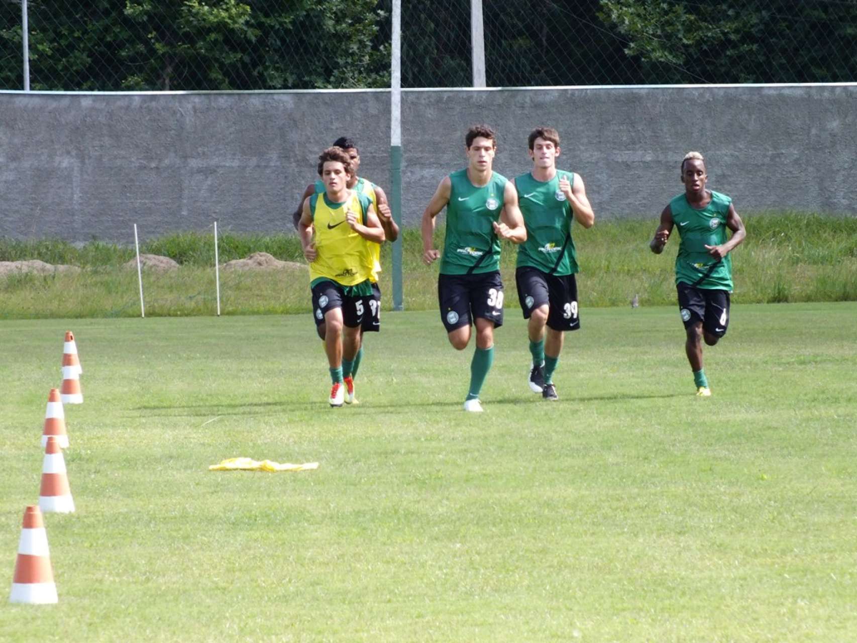 Atletas que disputaram o Brasileiro sub-20 se reapresentam