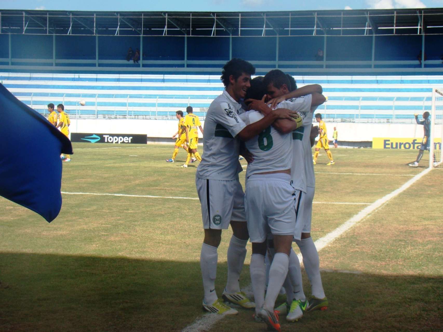 Coxa vence e segue 100% na Copinha