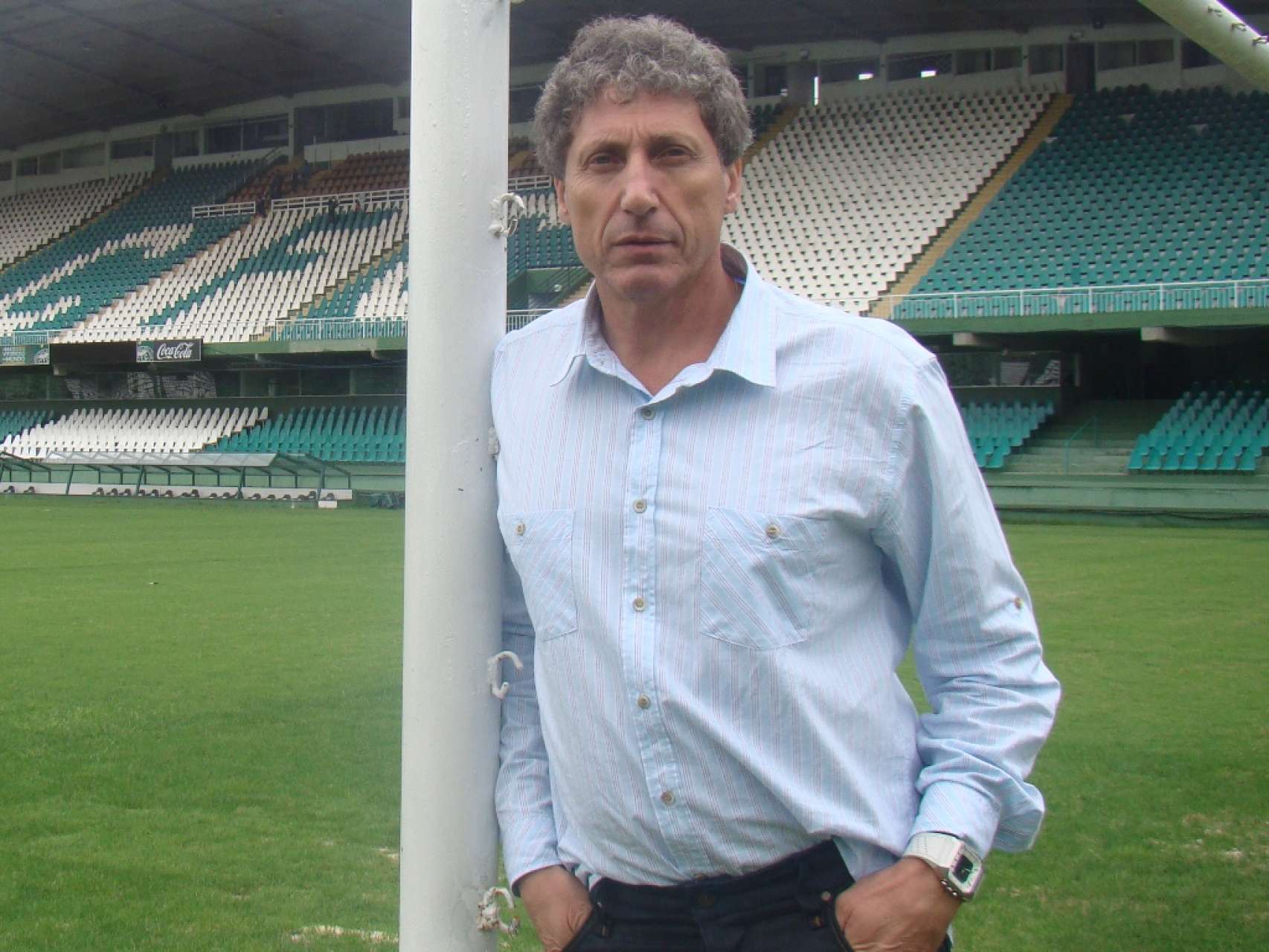 Coxa apresenta novo preparador de goleiros