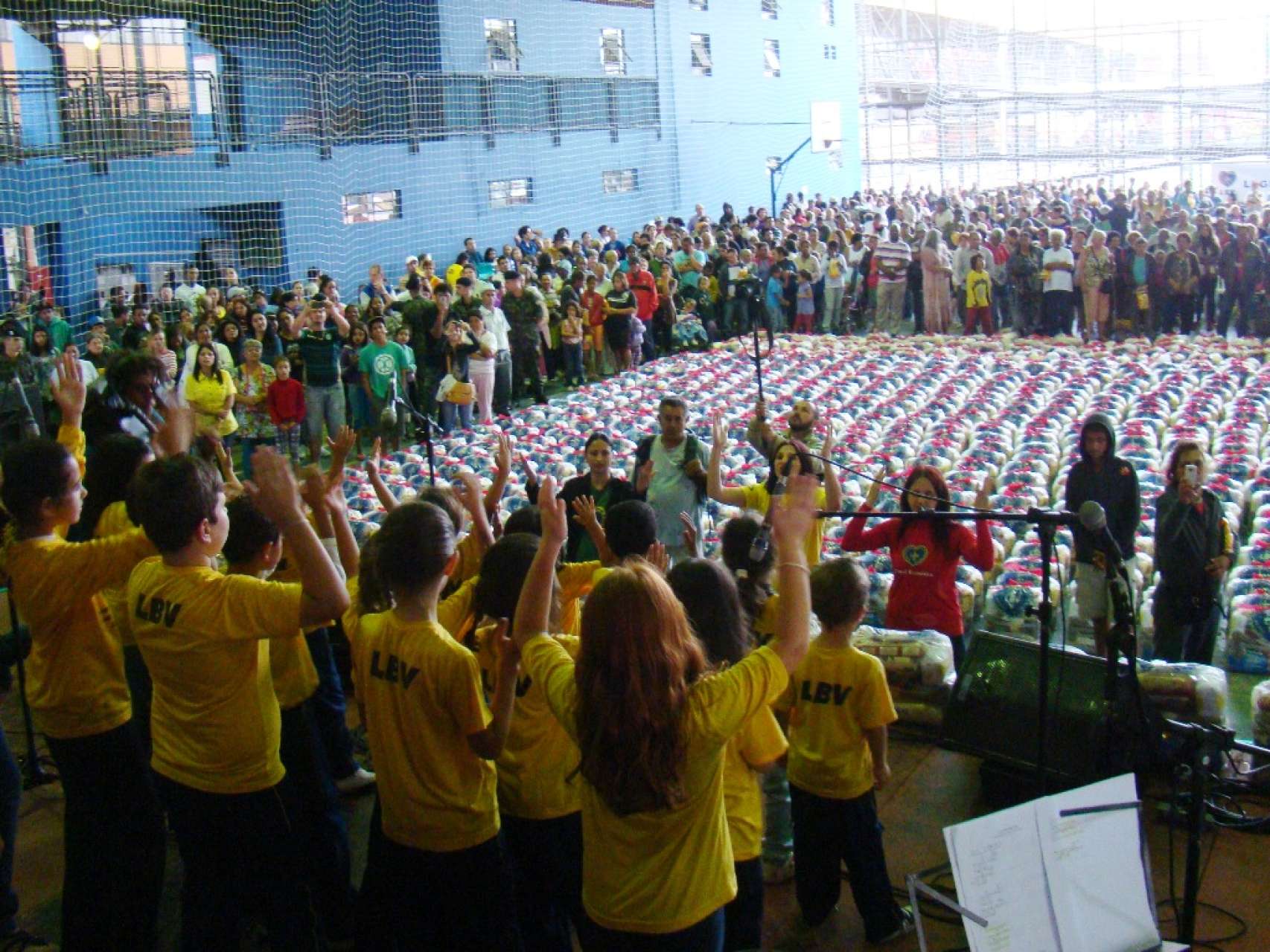 Coritiba Retribui participa de a��o de solidariedade da LBV