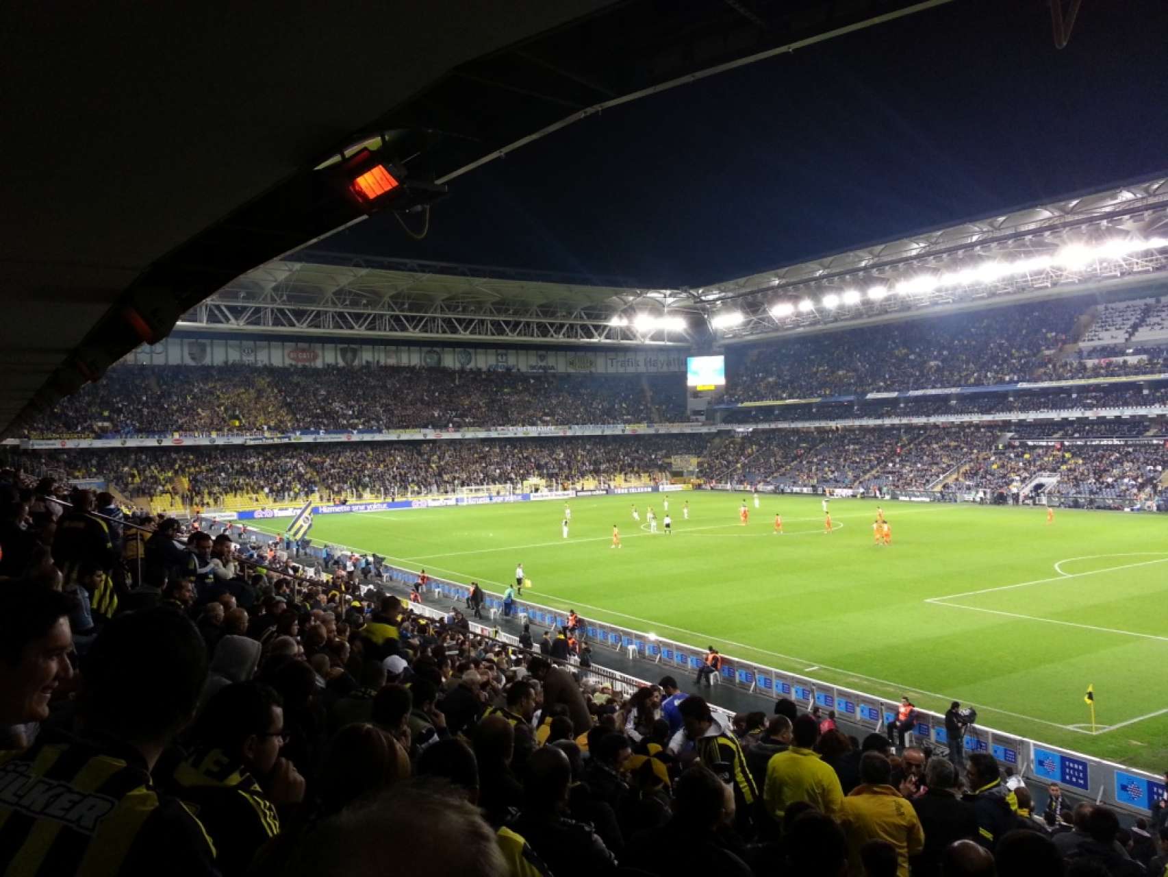 Coritibano leva cores do Coxa a jogo do Fenerbah�e