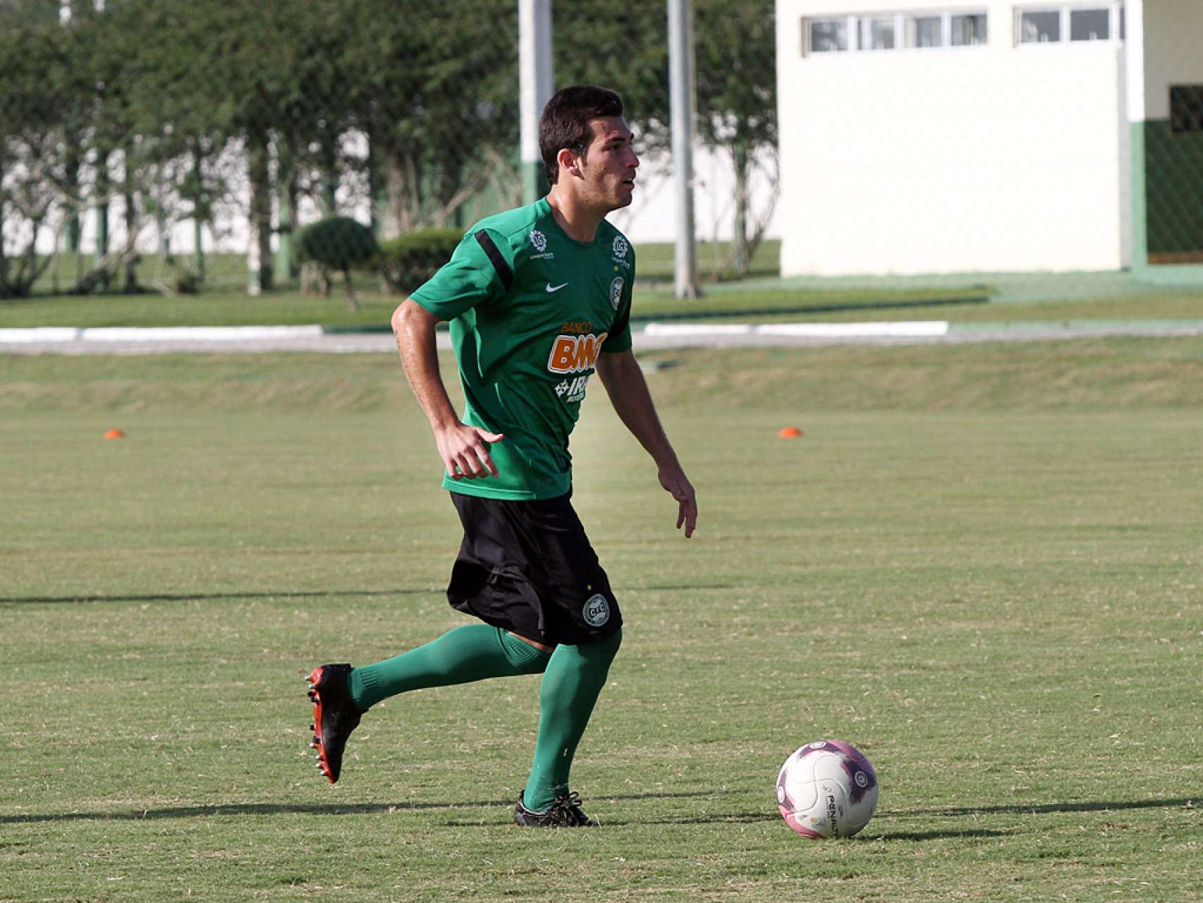 Parceria com J Malucelli d� oportunidade a jovens atletas
