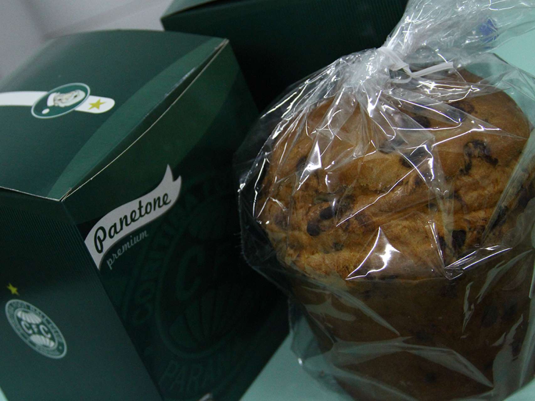 Panetones do Coritiba j� est�o � venda