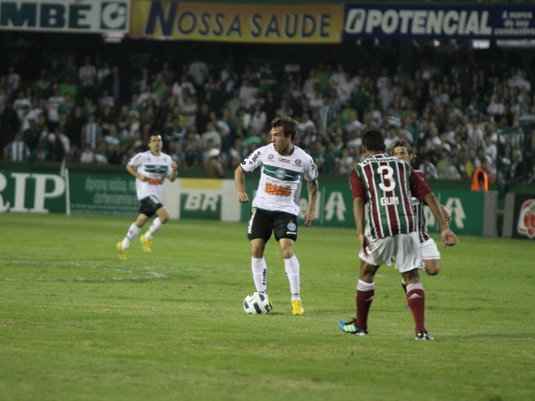 Coxa Sub-18 joga fora de casa