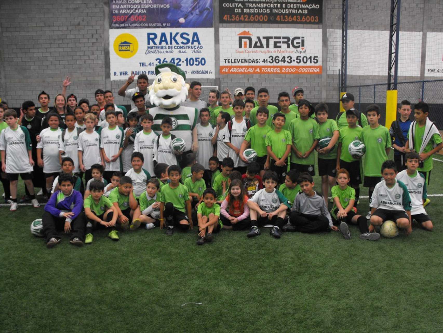 Escola Coxa Arauc�ria realiza evento para crian�as