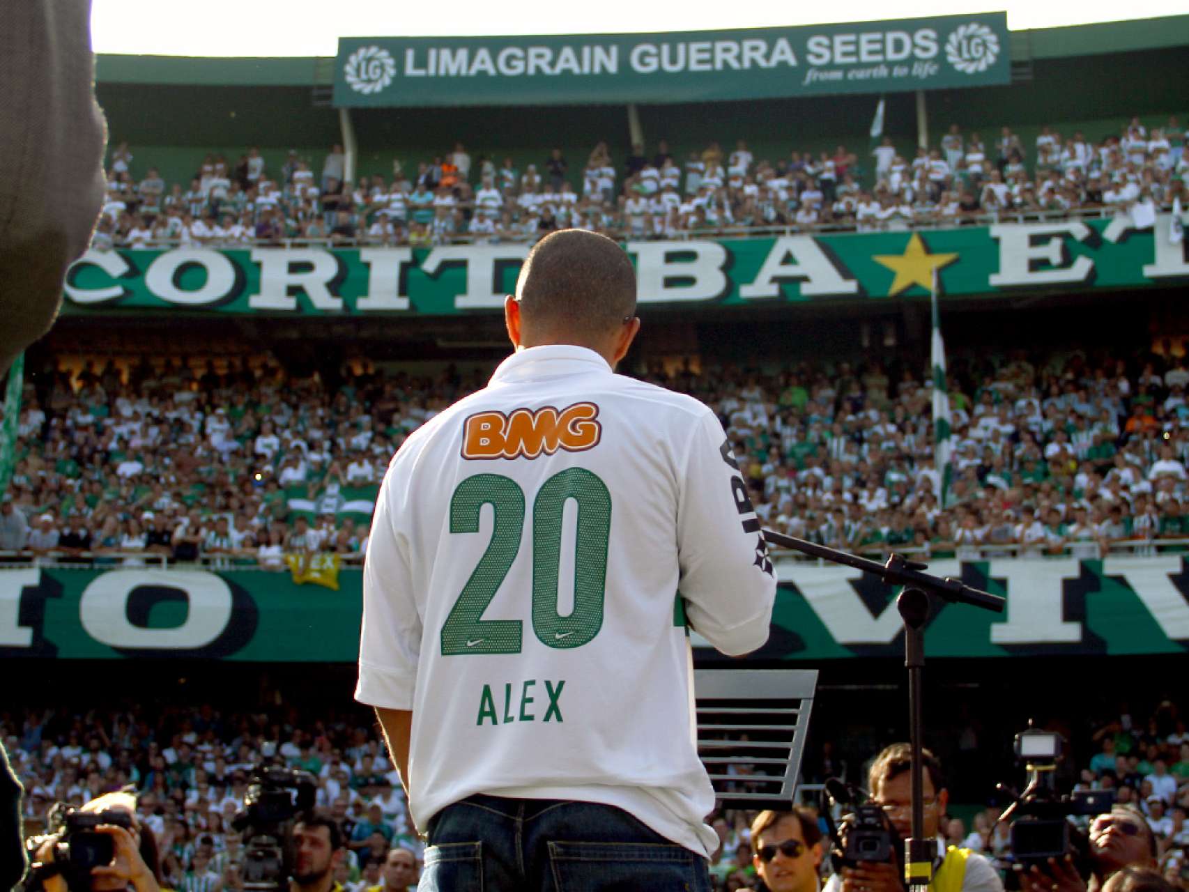 Alex eleva nome do Coritiba no cen�rio internacional