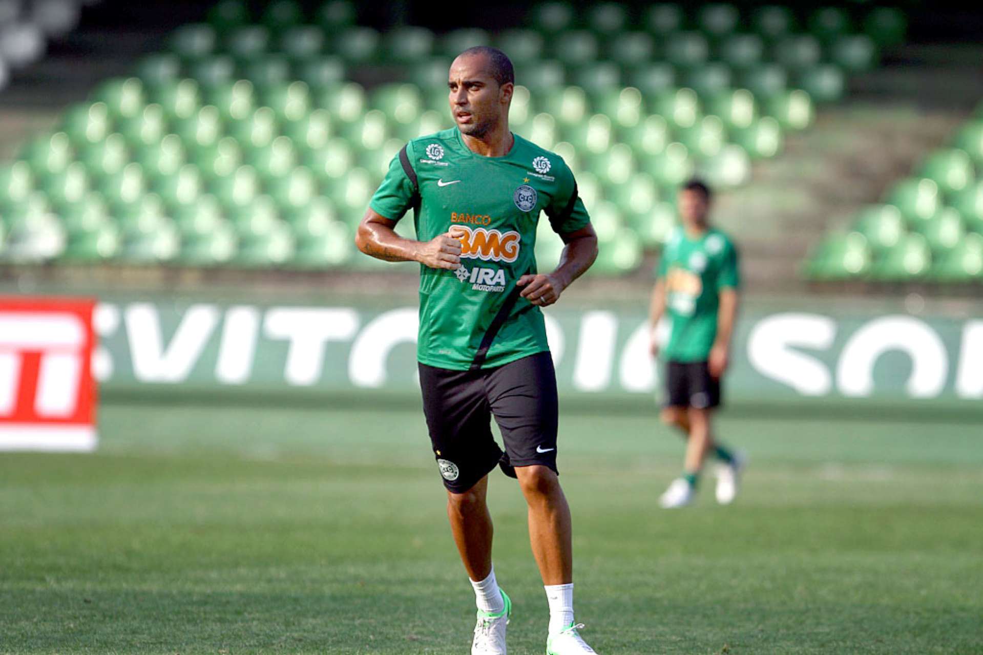 H� pouco mais de um m�s no clube, Deivid elogia Coritiba