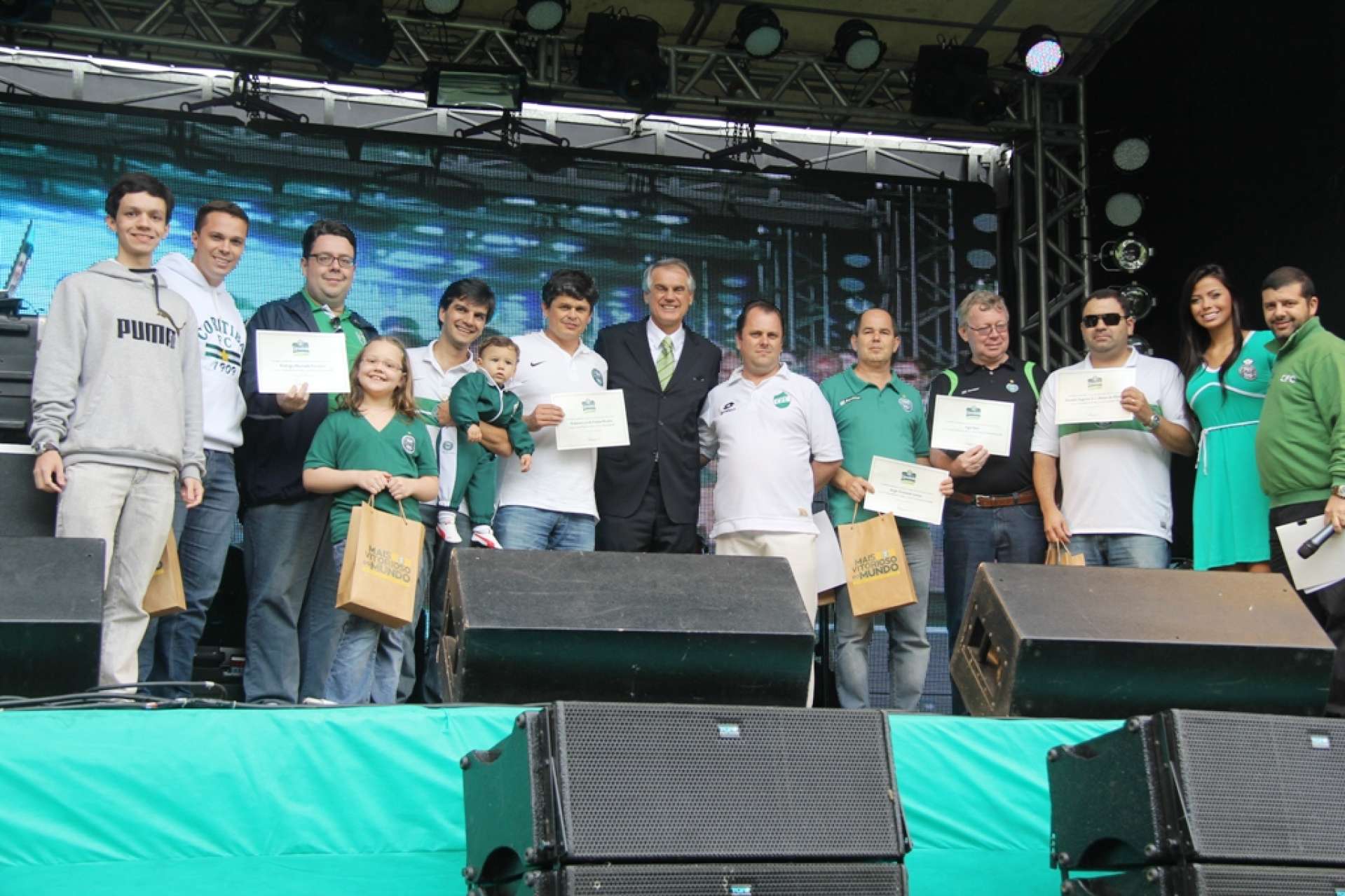 Clube oficializa projeto com consulados oficiais