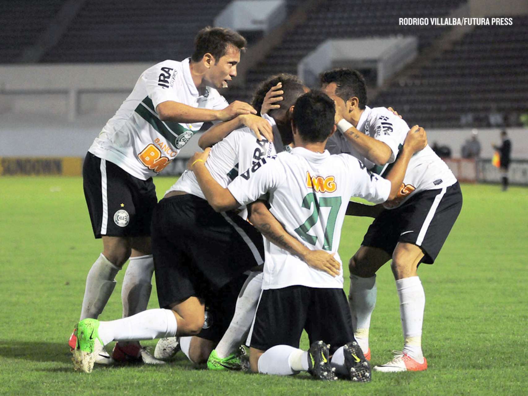 Coritiba vence Palmeiras fora de casa