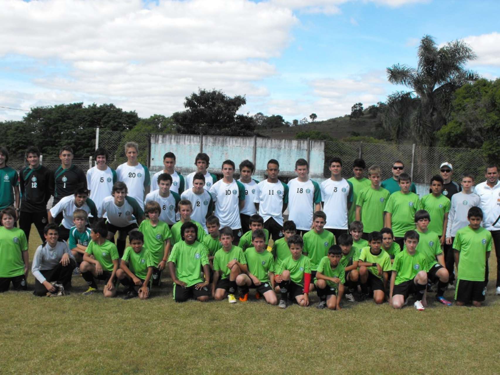 Equipe Escola Coxa visita unidades no interior do estado