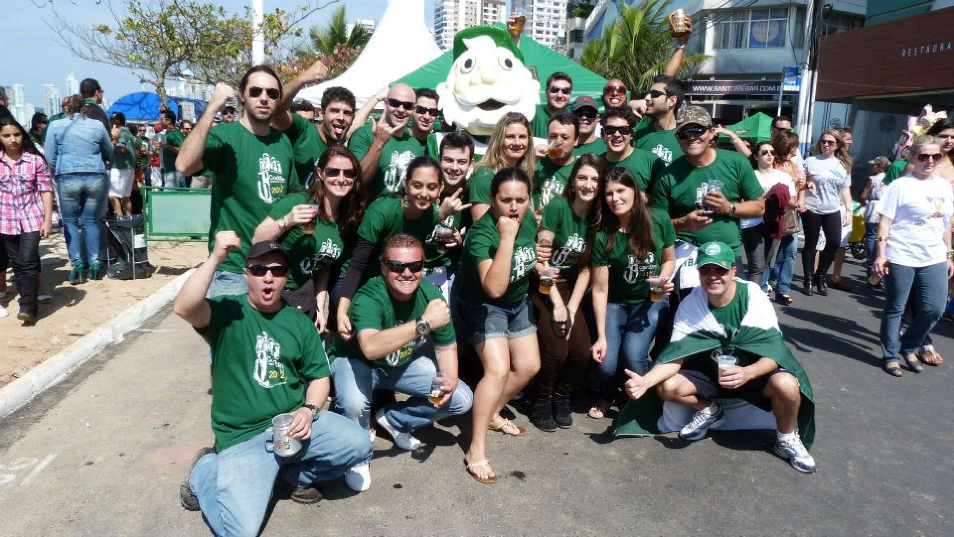 Torcedores se re�nem em Cambori�