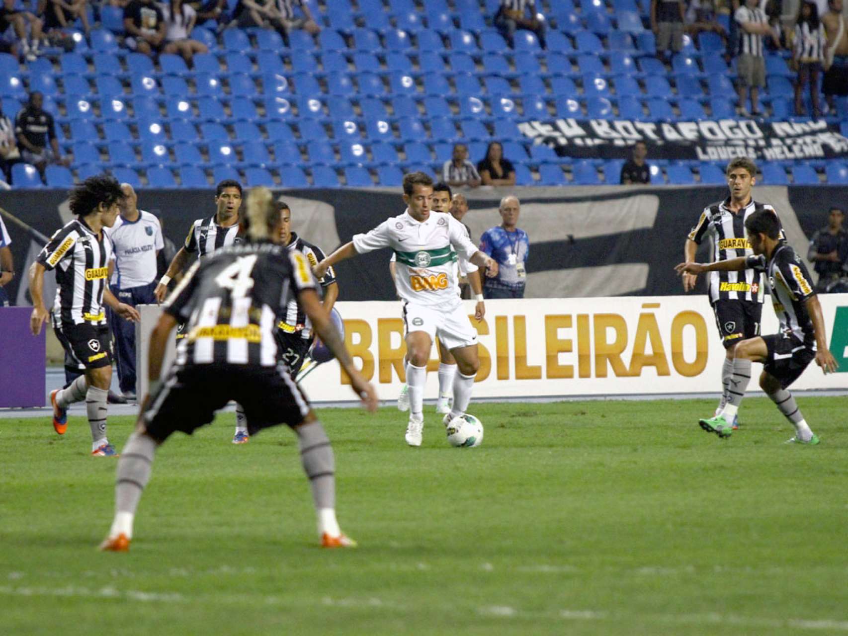 Coritiba perde fora de casa