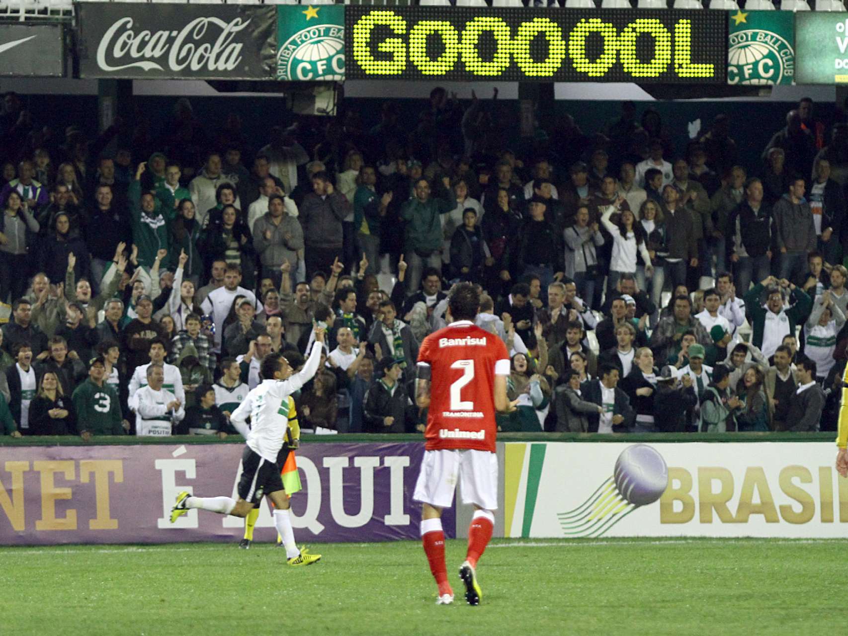 Coxa conquista vit�ria importante