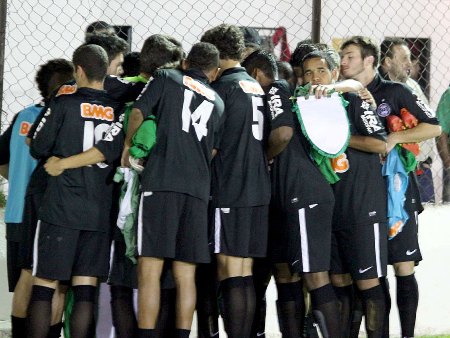 Coxa Sub-20 � derrotado na Ta�a BH
