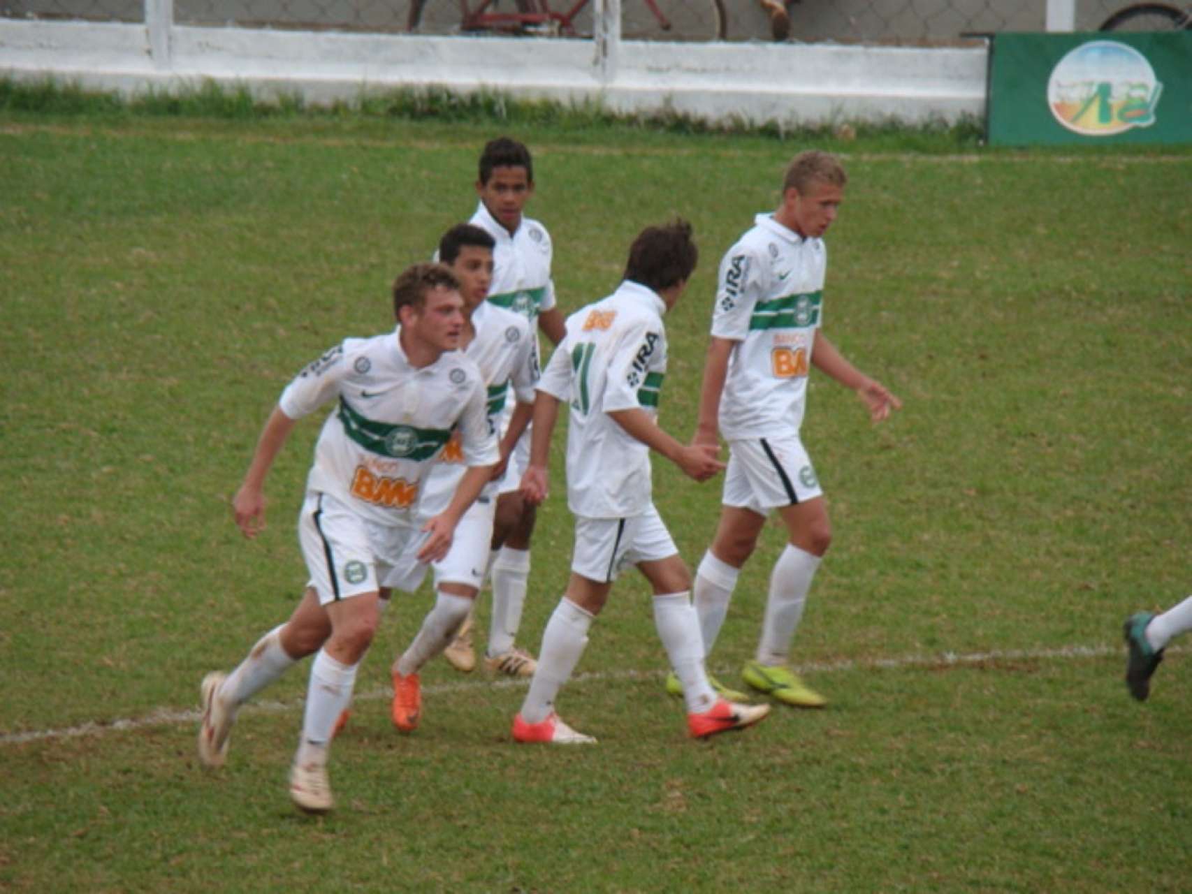 Coxa Sub-15 e Sub-17 voltam a campo