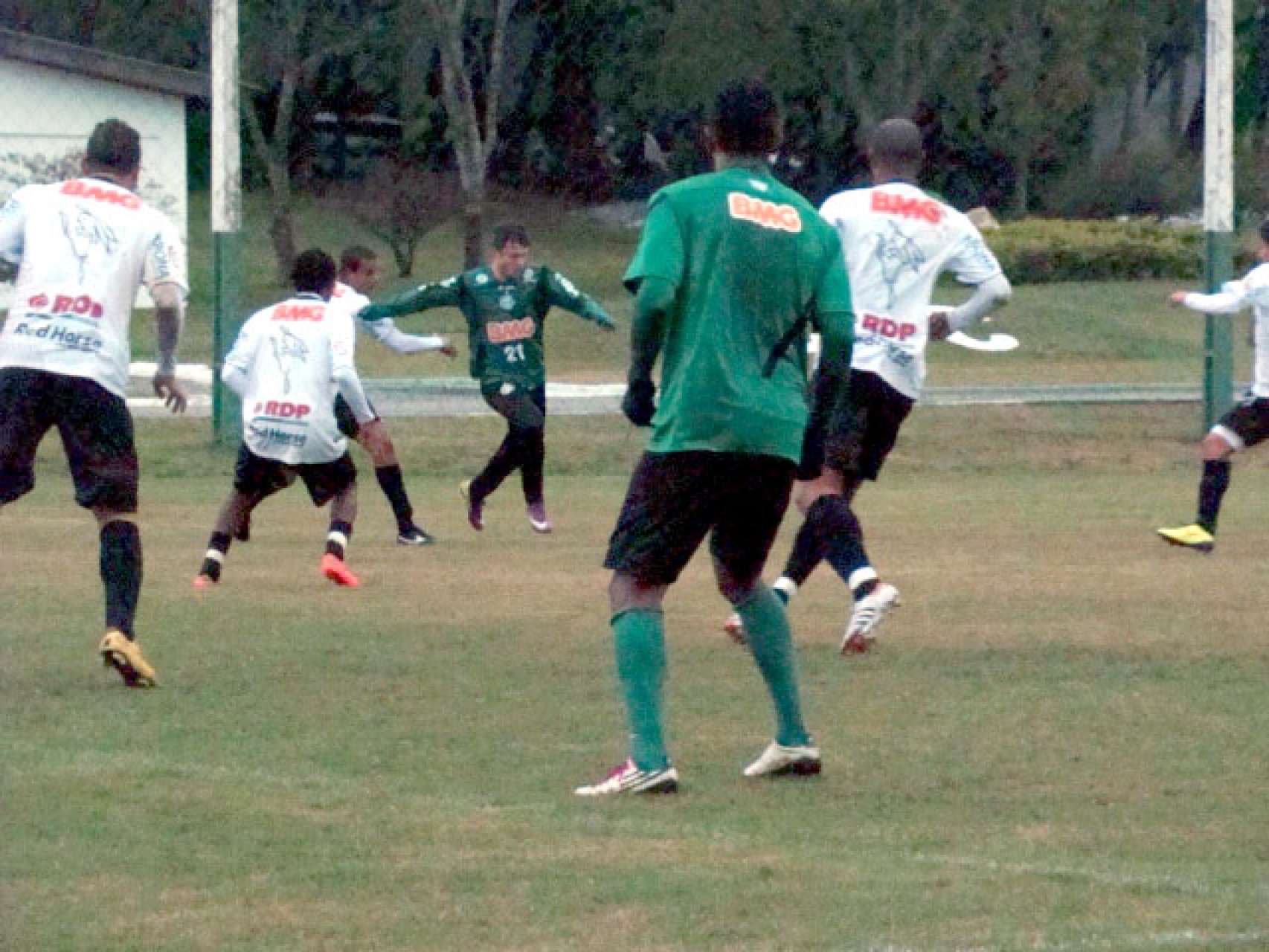 Coxa e Joinville fazem match treino