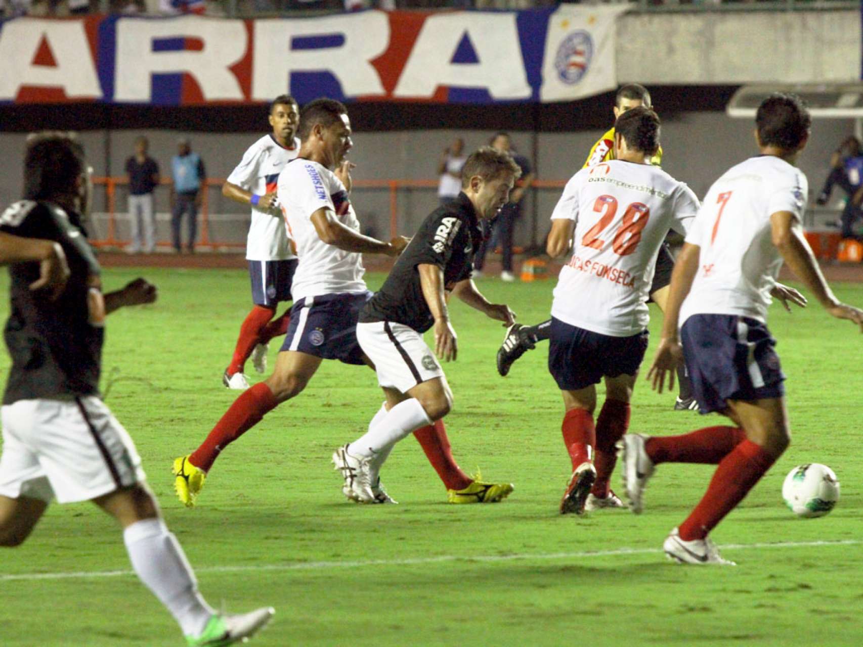 Coxa consegue o empate
