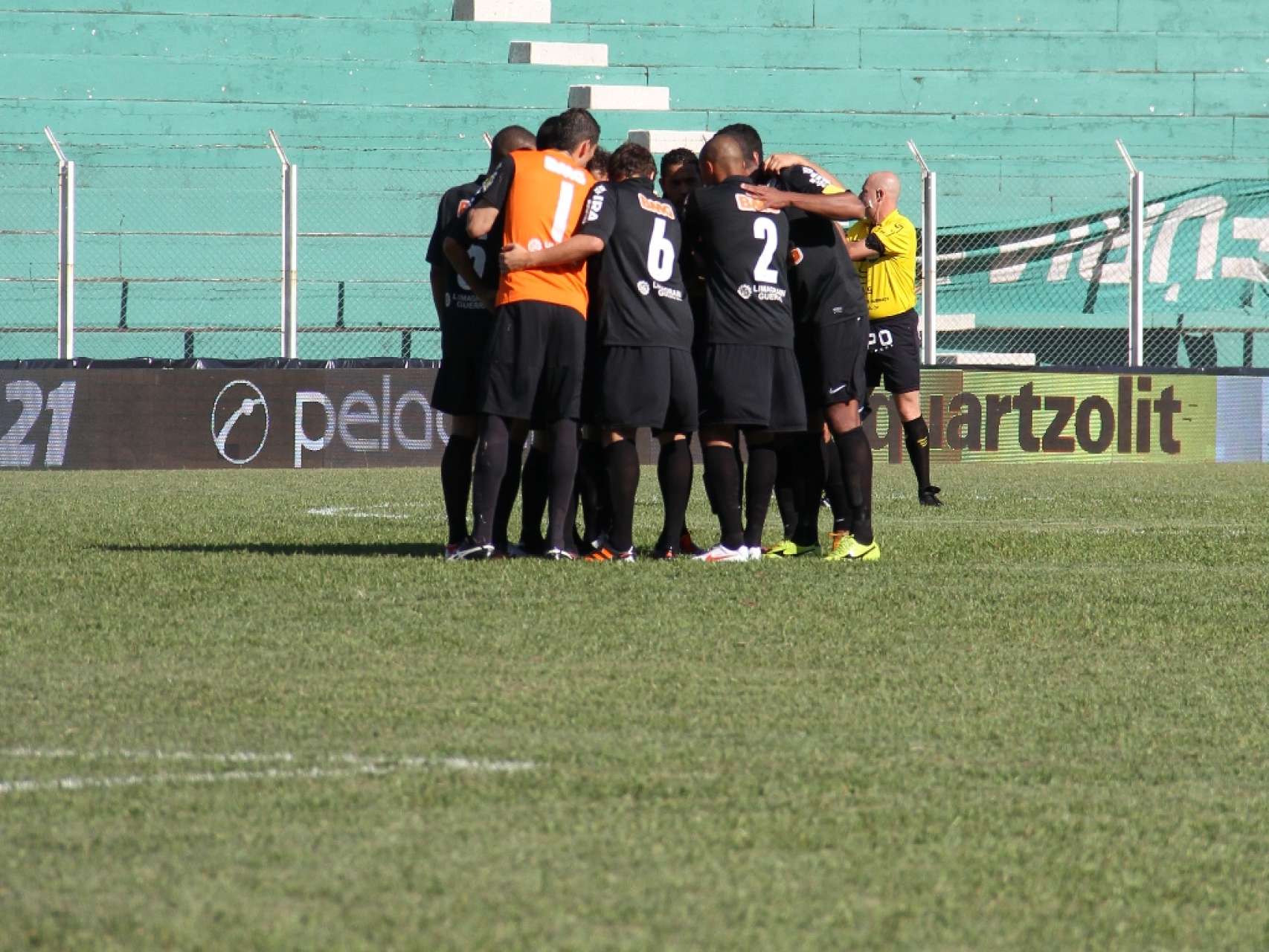 Coxa encara jogos longe de casa