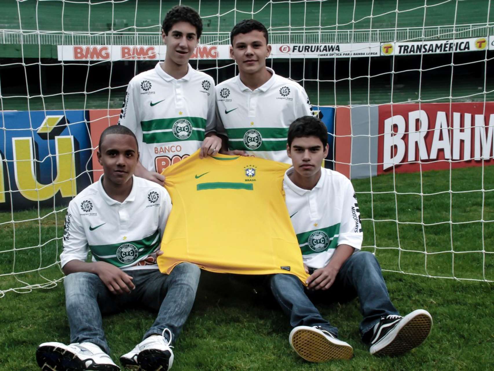 Convocados se apresentam na Sele��o