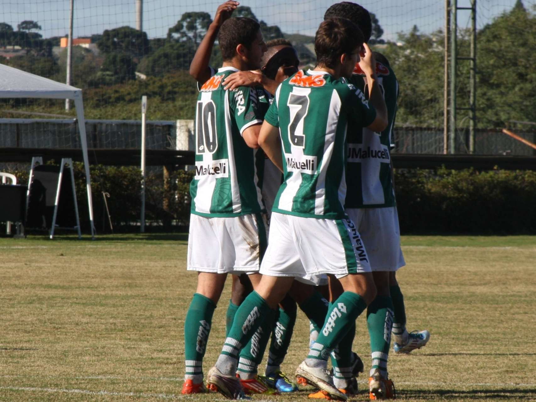 Coxa Sub-20 volta a campo no estadual