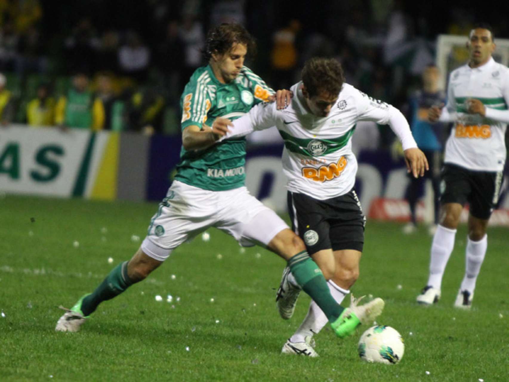 Coxa e Palmeiras empatam no Couto